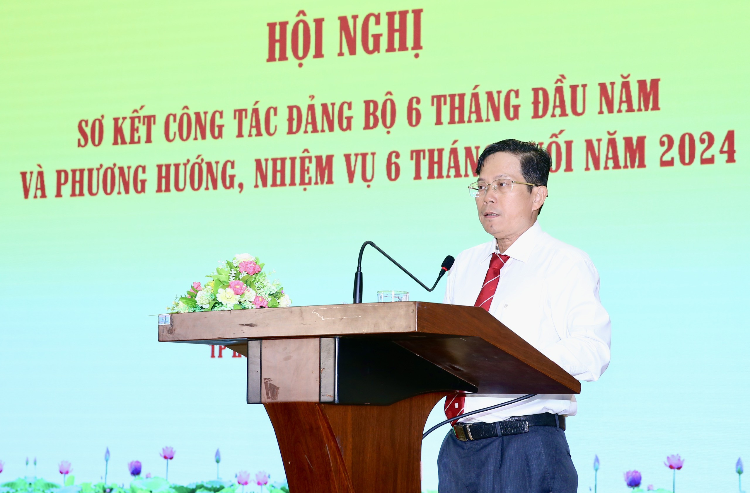 B&aacute;o Người Lao Động ki&ecirc;n tr&igrave; theo đuổi ti&ecirc;u ch&iacute; "Nhanh - Hay - Ch&iacute;nh x&aacute;c - Tr&aacute;ch nhiệm - Nh&acirc;n văn"- Ảnh 4.