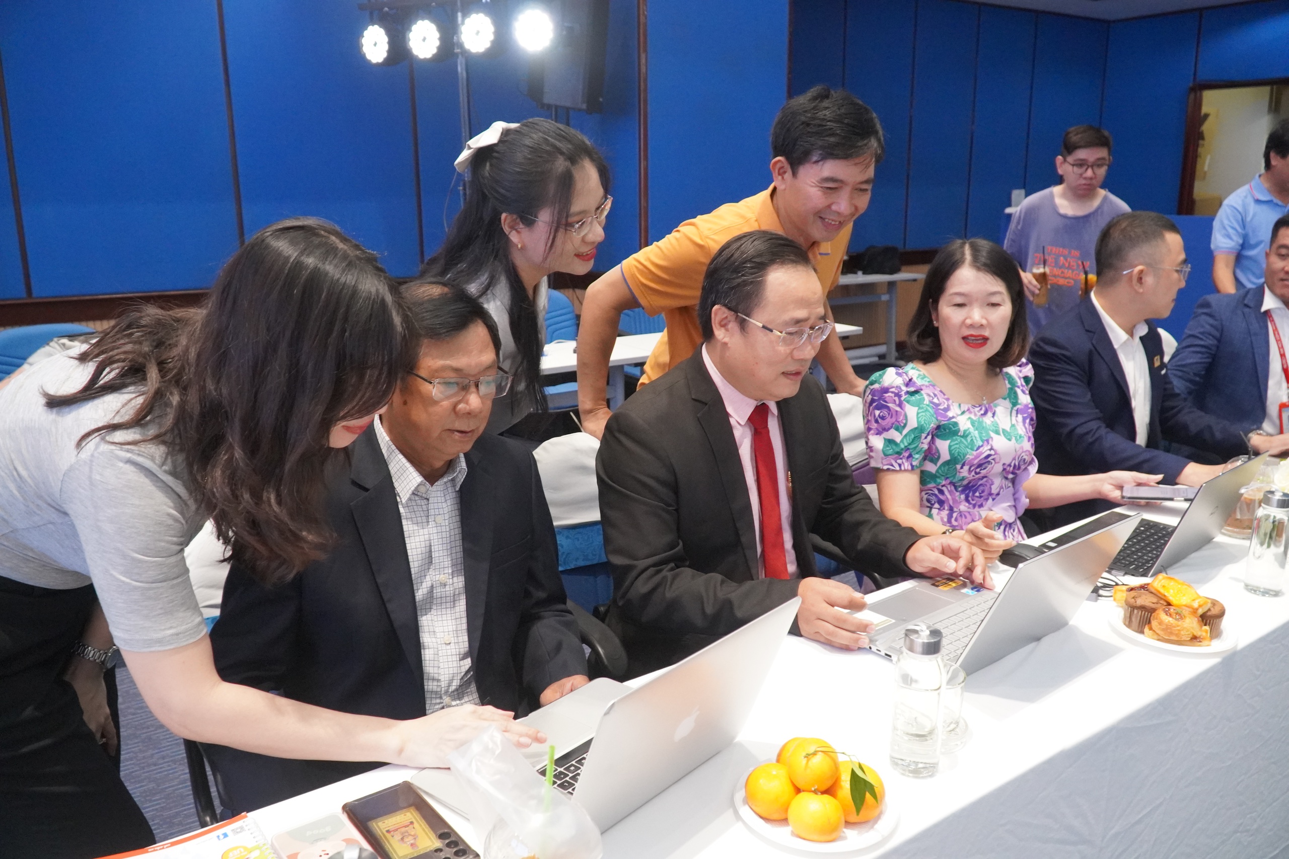 Tốp những ng&agrave;nh c&oacute; điểm s&agrave;n cao nhất TP HCM- Ảnh 2.
