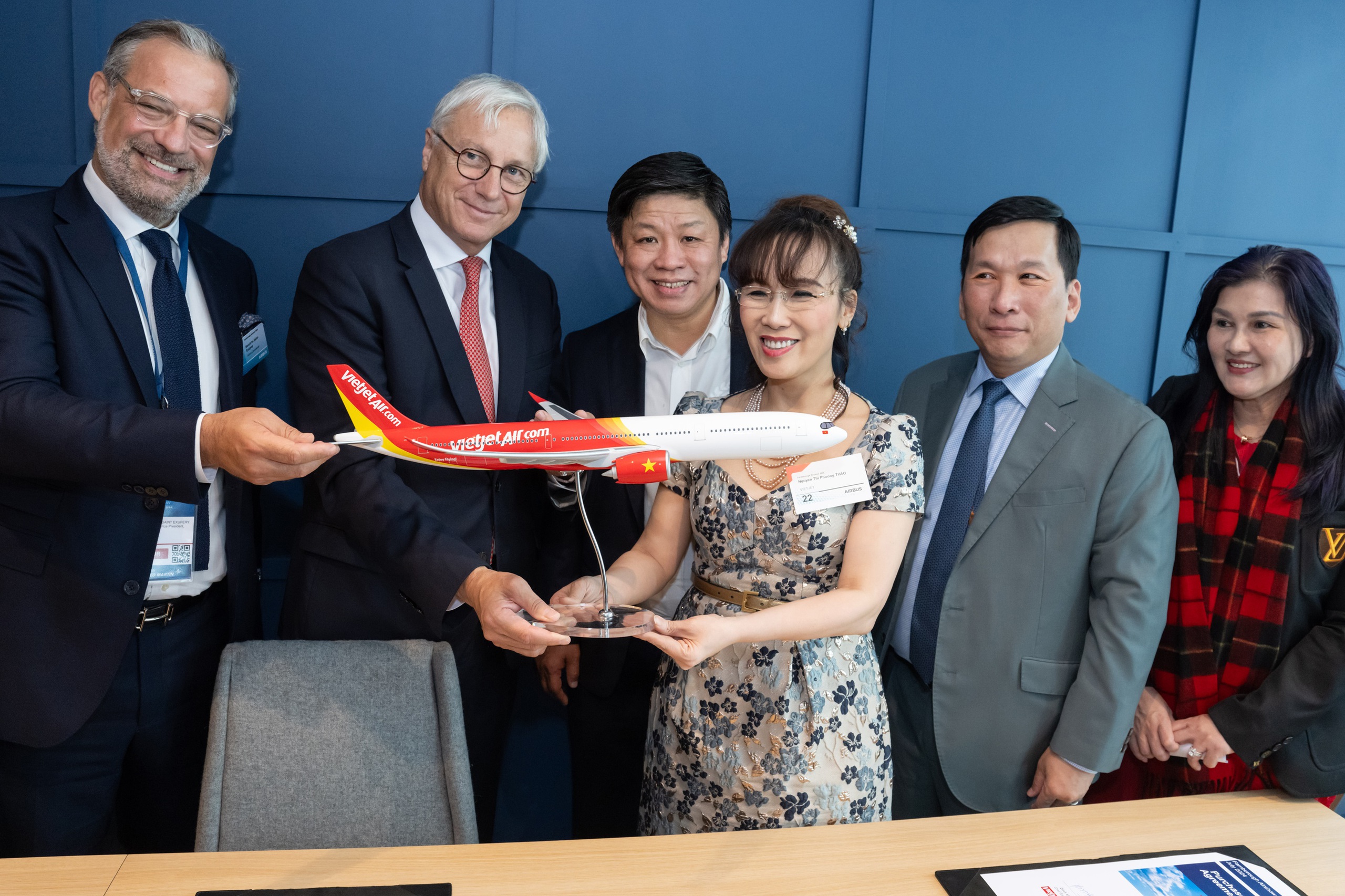 Vietjet đặt mua 20 máy bay thân rộng Airbus trị giá 7,4 tỉ đô- Ảnh 1.