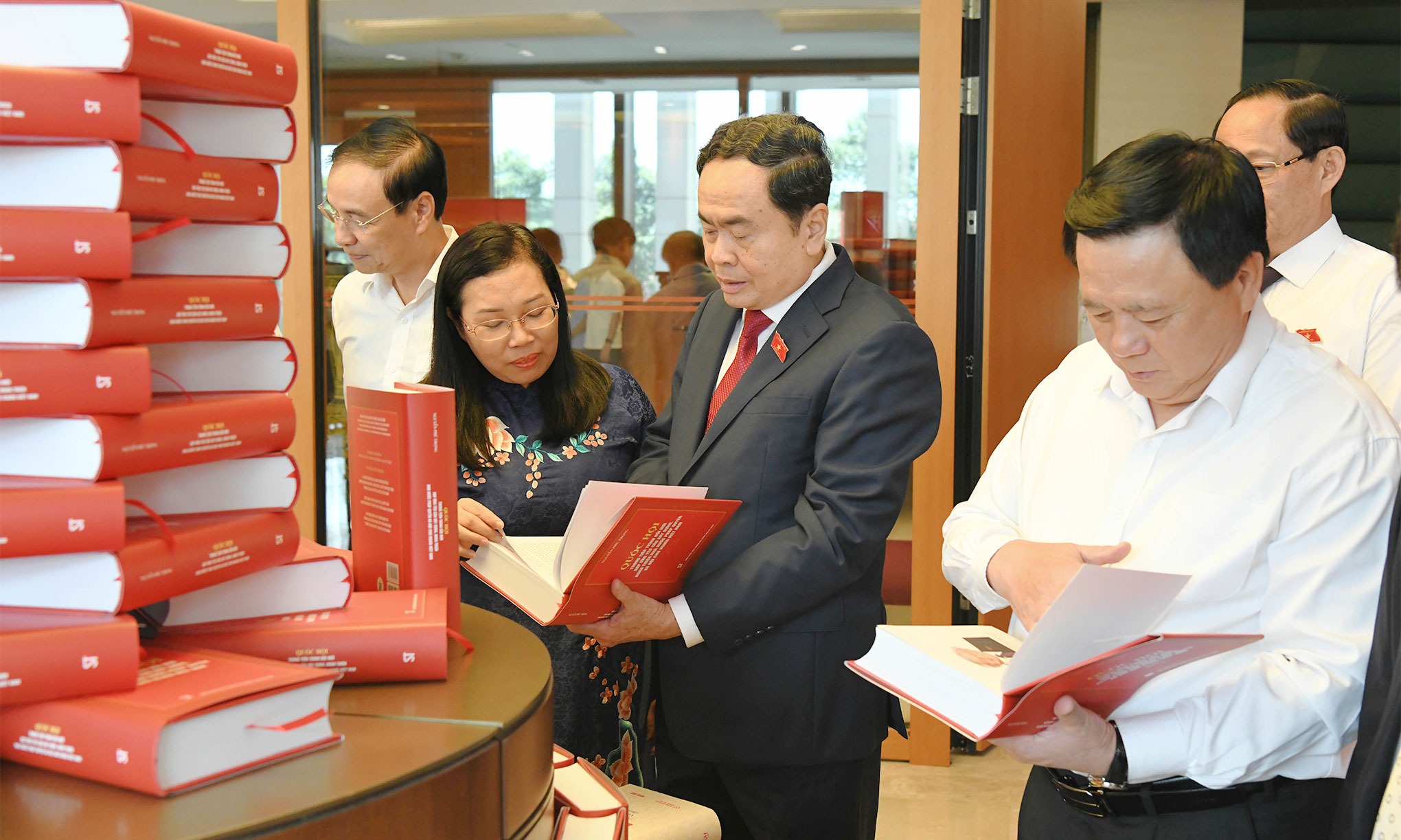 B&agrave;i viết của Chủ tịch Quốc hội Trần Thanh Mẫn về thực hiện &yacute; nguyện của Tổng B&iacute; thư Nguyễn Ph&uacute; Trọng- Ảnh 2.