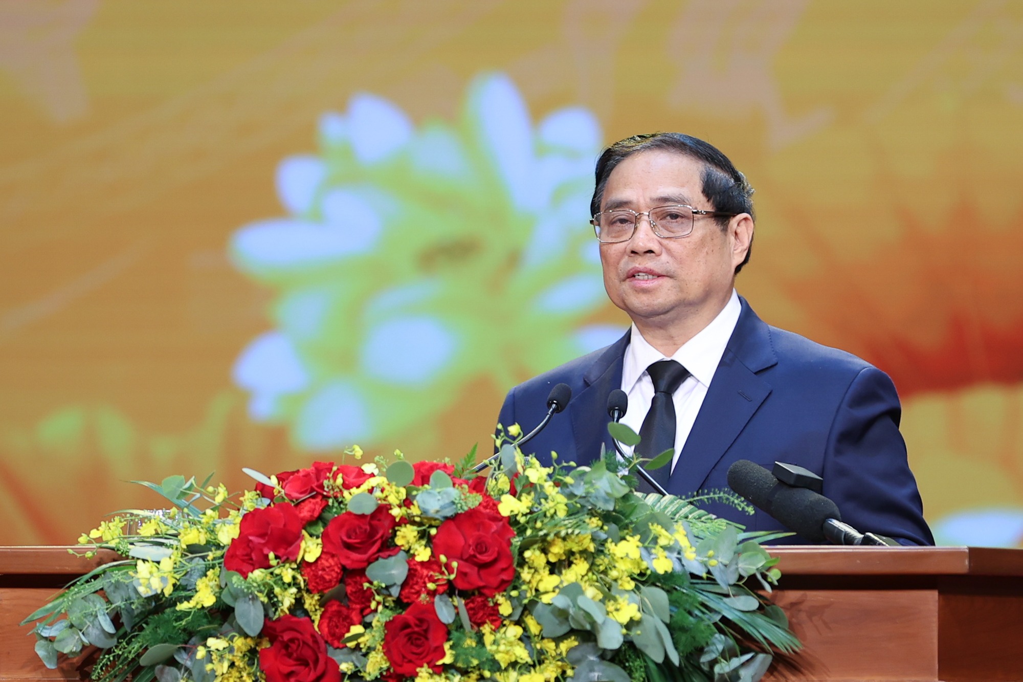 Thủ tướng Phạm Minh Ch&iacute;nh: Lu&ocirc;n ghi nhớ, tri &acirc;n những người đ&atilde; hy sinh v&igrave; Tổ quốc- Ảnh 3.