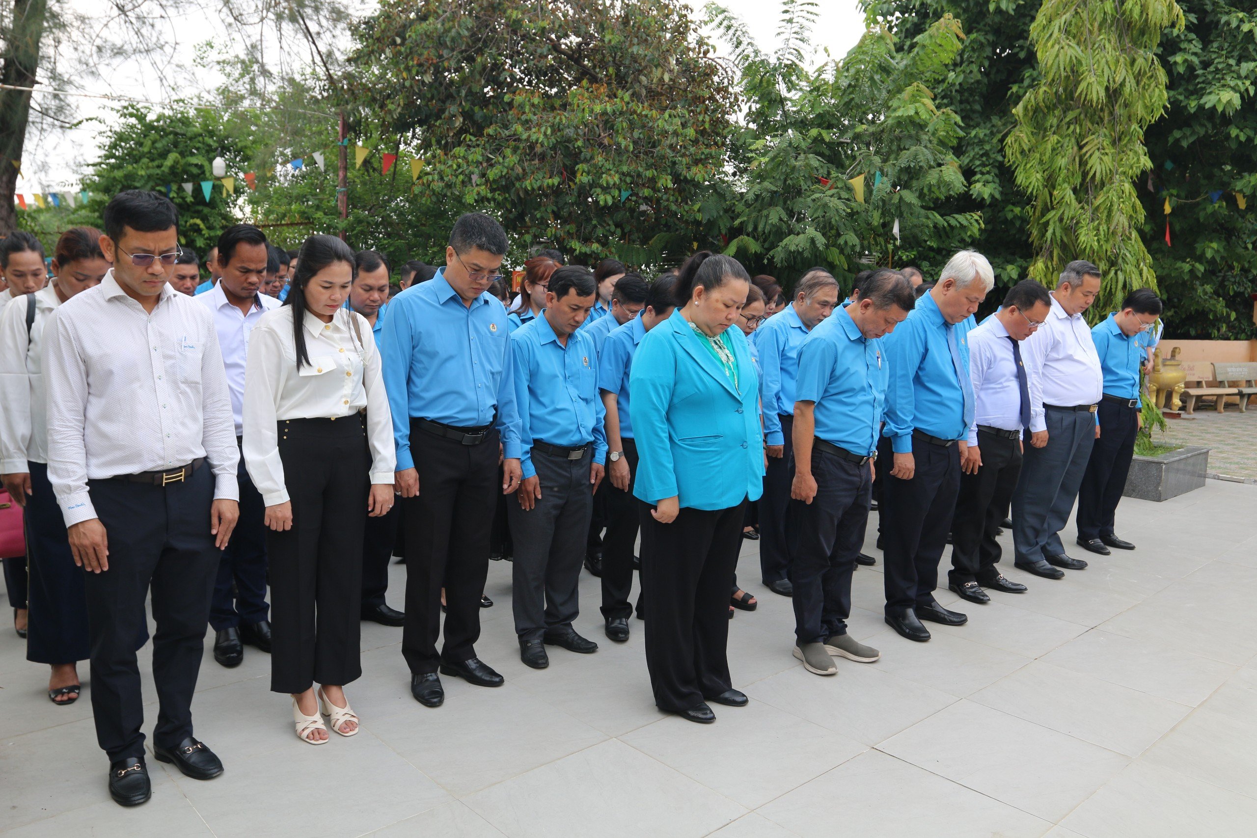 Dâng hương tưởng nhớ Bác Hồ, Bác Tôn- Ảnh 4.