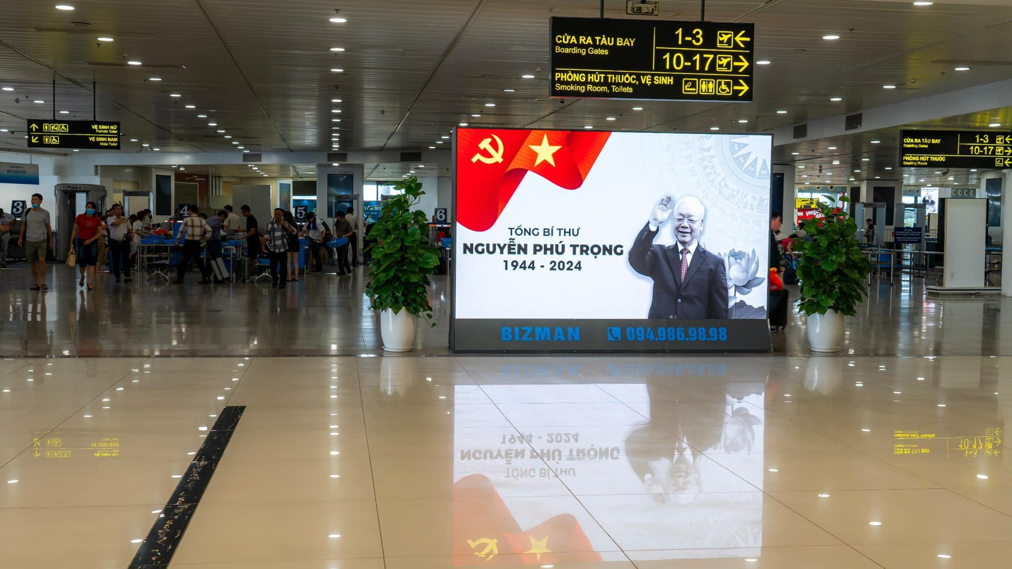 Quốc tang Tổng B&iacute; thư Nguyễn Ph&uacute; Trọng: Kh&ocirc;ng gian trang nghi&ecirc;m tại s&acirc;n bay quốc tế Nội B&agrave;i- Ảnh 9.