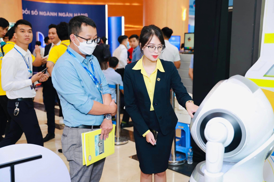 Nhiều ngân hàng đẩy mạnh chuyển đổi số khiến nhu cầu nhân lực có kỹ năng số tăng mạnh