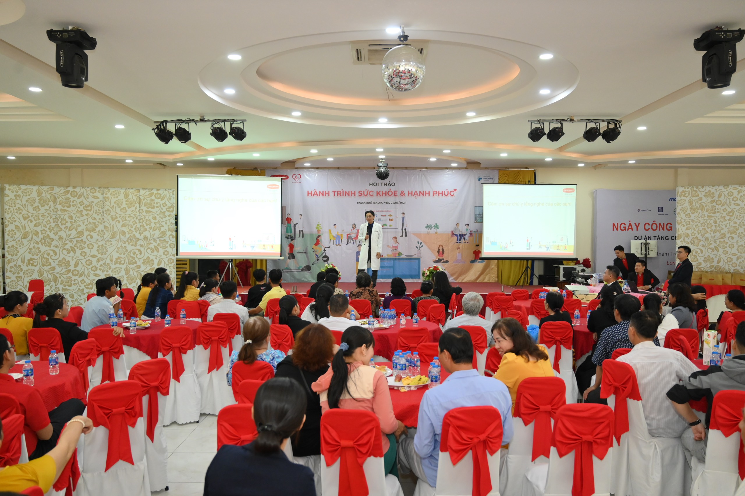 Hội thảo h&agrave;nh tr&igrave;nh sức khỏe v&agrave; hạnh ph&uacute;c của Dai-ichi Life Việt Nam đ&atilde; mang đến những kiến thức hữu &iacute;ch về sức khỏe gi&uacute;p kh&aacute;ch h&agrave;ng v&agrave; gia đ&igrave;nh sống vui khỏe v&agrave; hạnh ph&uacute;c hơn mỗi ng&agrave;y