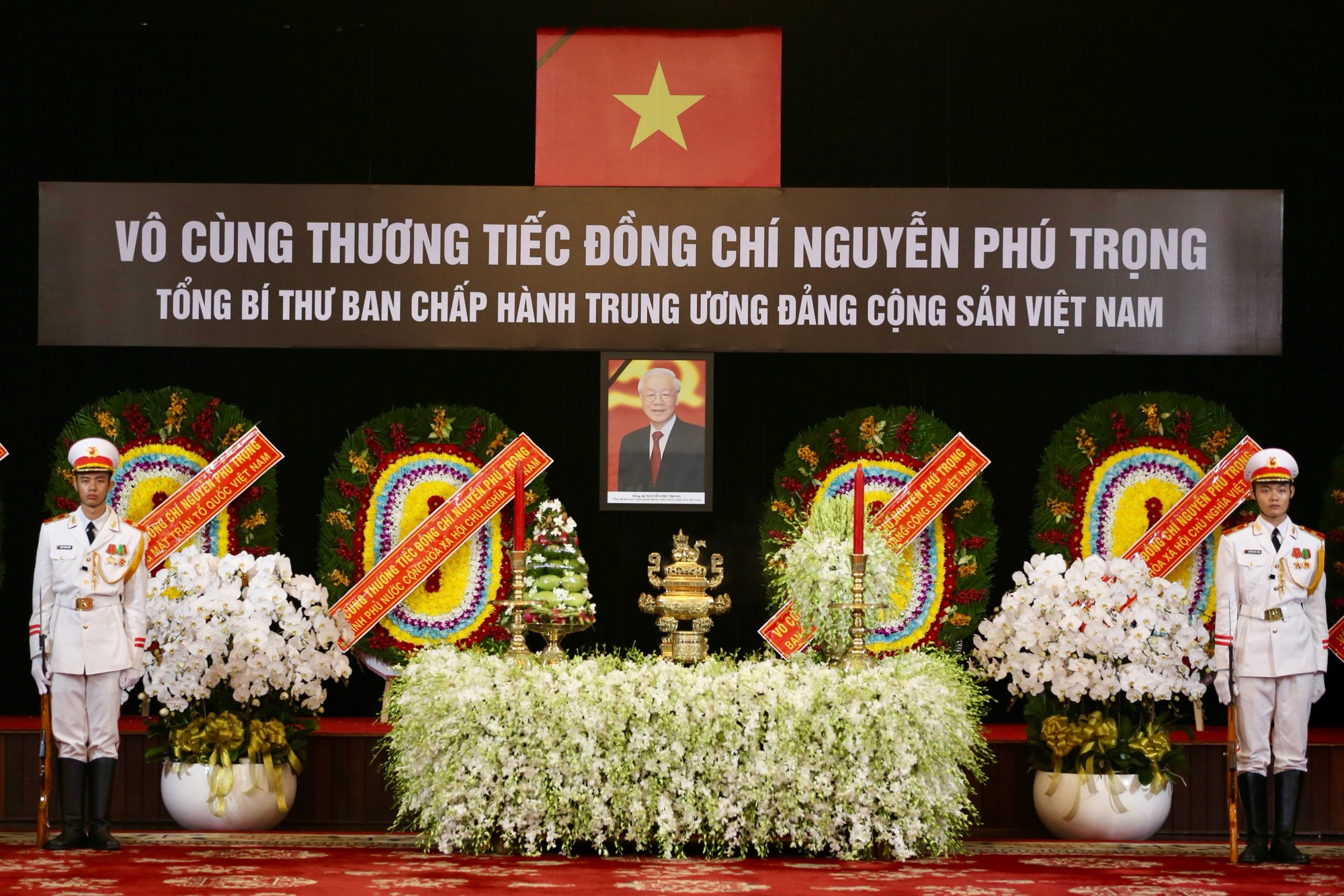 Lễ viếng Tổng B&iacute; thư Nguyễn Ph&uacute; Trọng tại TP HCM- Ảnh 1.