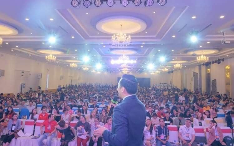 Công ty dạy làm giàu của một diễn giả nổi tiếng liên tục… báo lỗ!