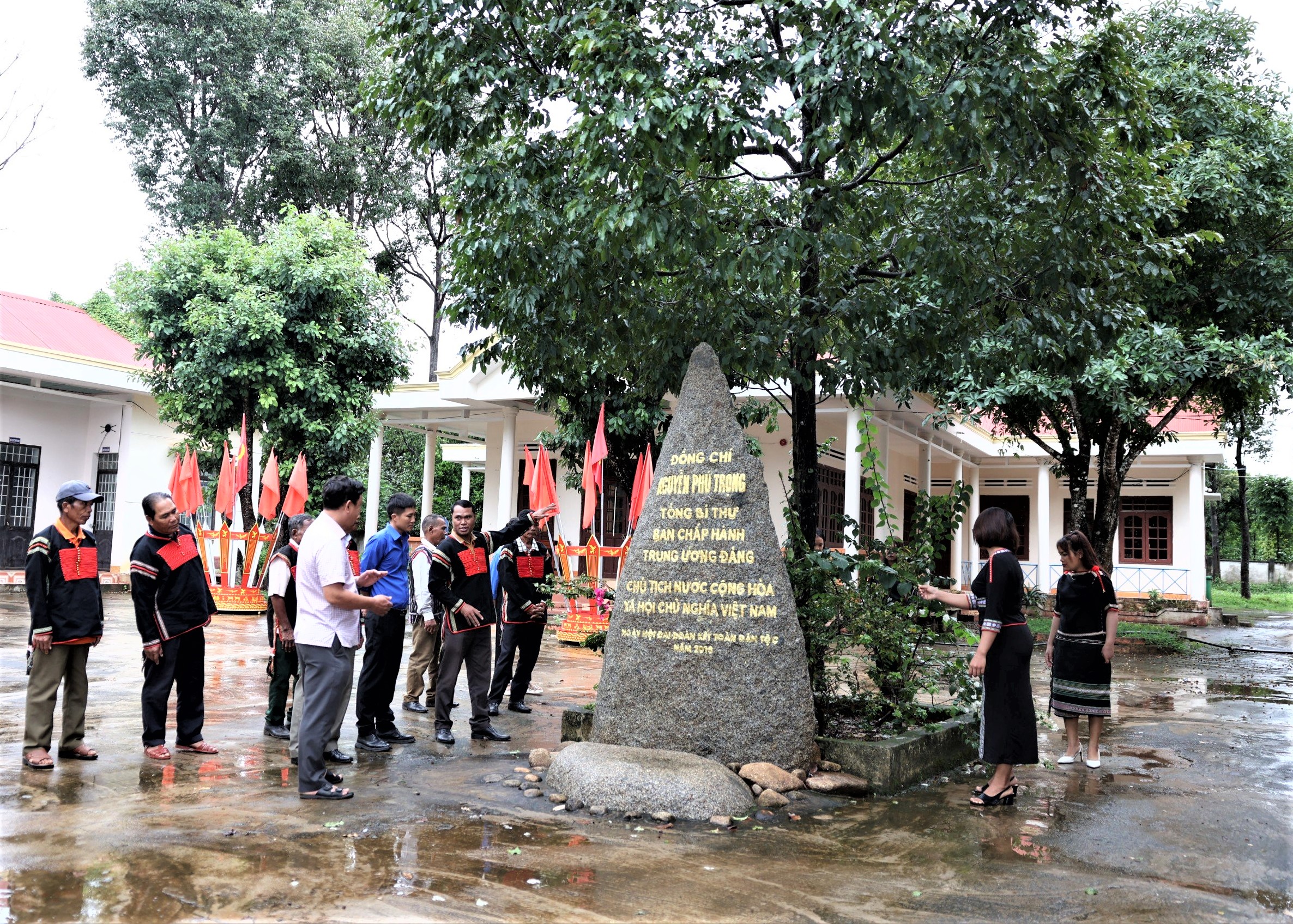 Tổng B&iacute; thư trong tr&aacute;i tim đồng b&agrave;o T&acirc;y Nguy&ecirc;n- Ảnh 2.
