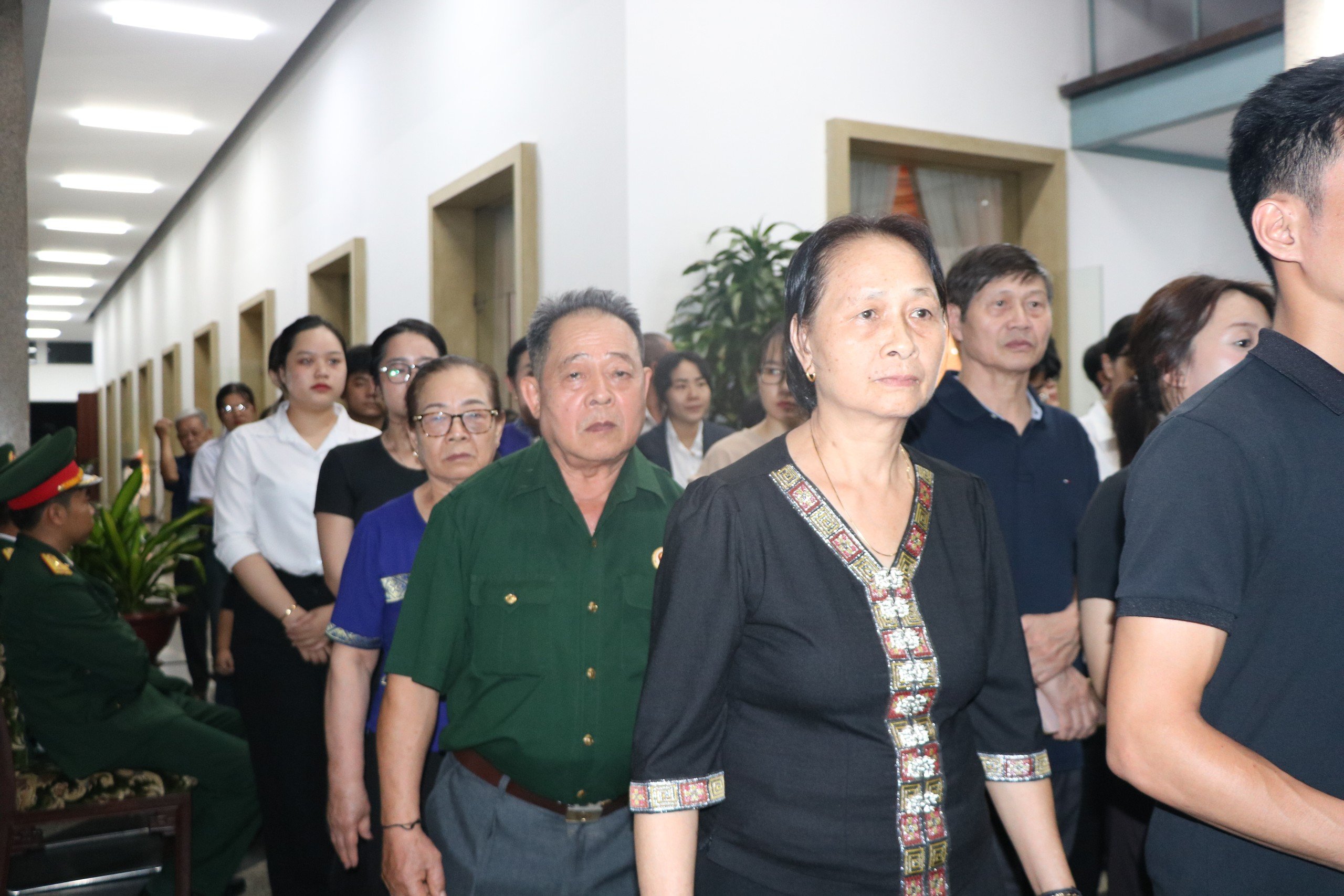L&ugrave;i thời gian kết th&uacute;c giờ viếng Tổng B&iacute; thư Nguyễn Ph&uacute; Trọng tại Hội trường Thống Nhất, TP HCM- Ảnh 3.