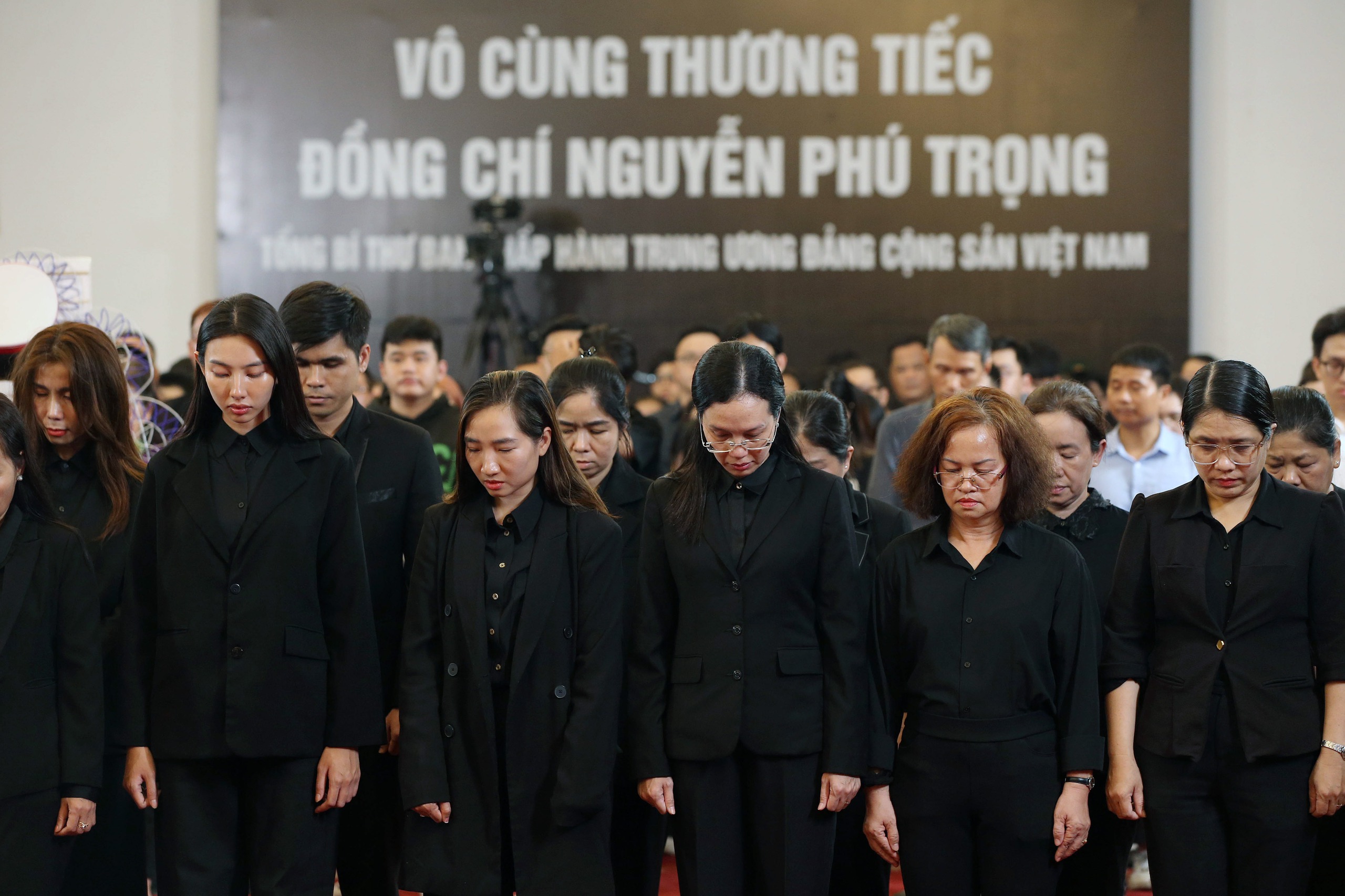 Những hình ảnh xúc động của người dân TP HCM dành cho Tổng Bí thư Nguyễn Phú Trọng- Ảnh 16.