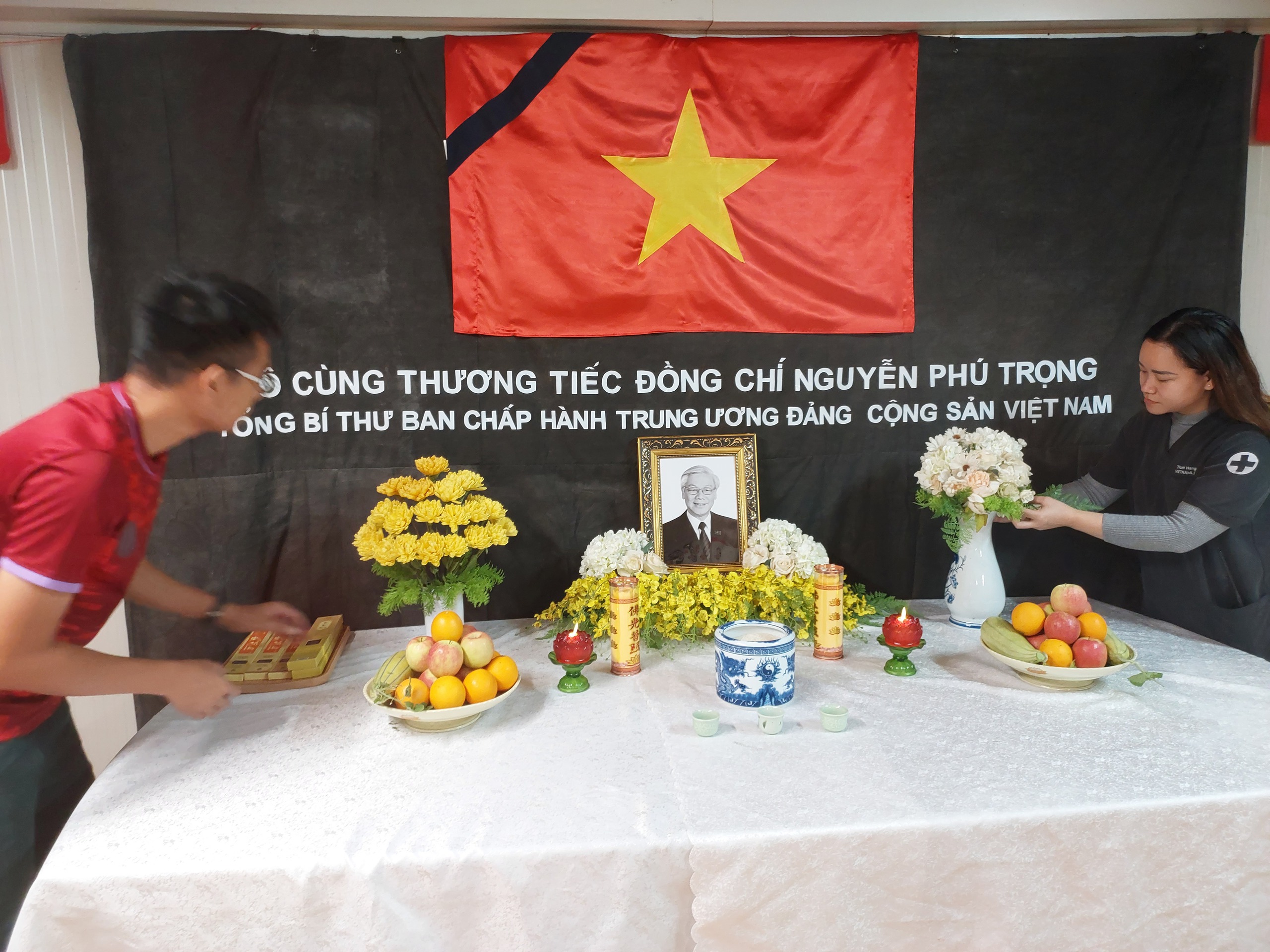 Lực lượng Gìn giữ hòa bình Việt Nam treo cờ rủ, viếng Tổng Bí thư Nguyễn Phú Trọng- Ảnh 7.