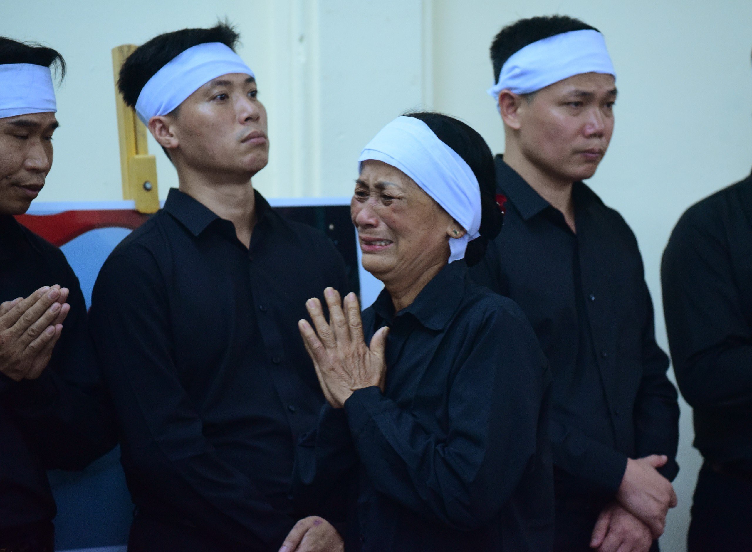 VIDEO: Người dân không kìm được nước mắt viếng Tổng Bí thư Nguyễn Phú Trọng tại quê nhà- Ảnh 13.