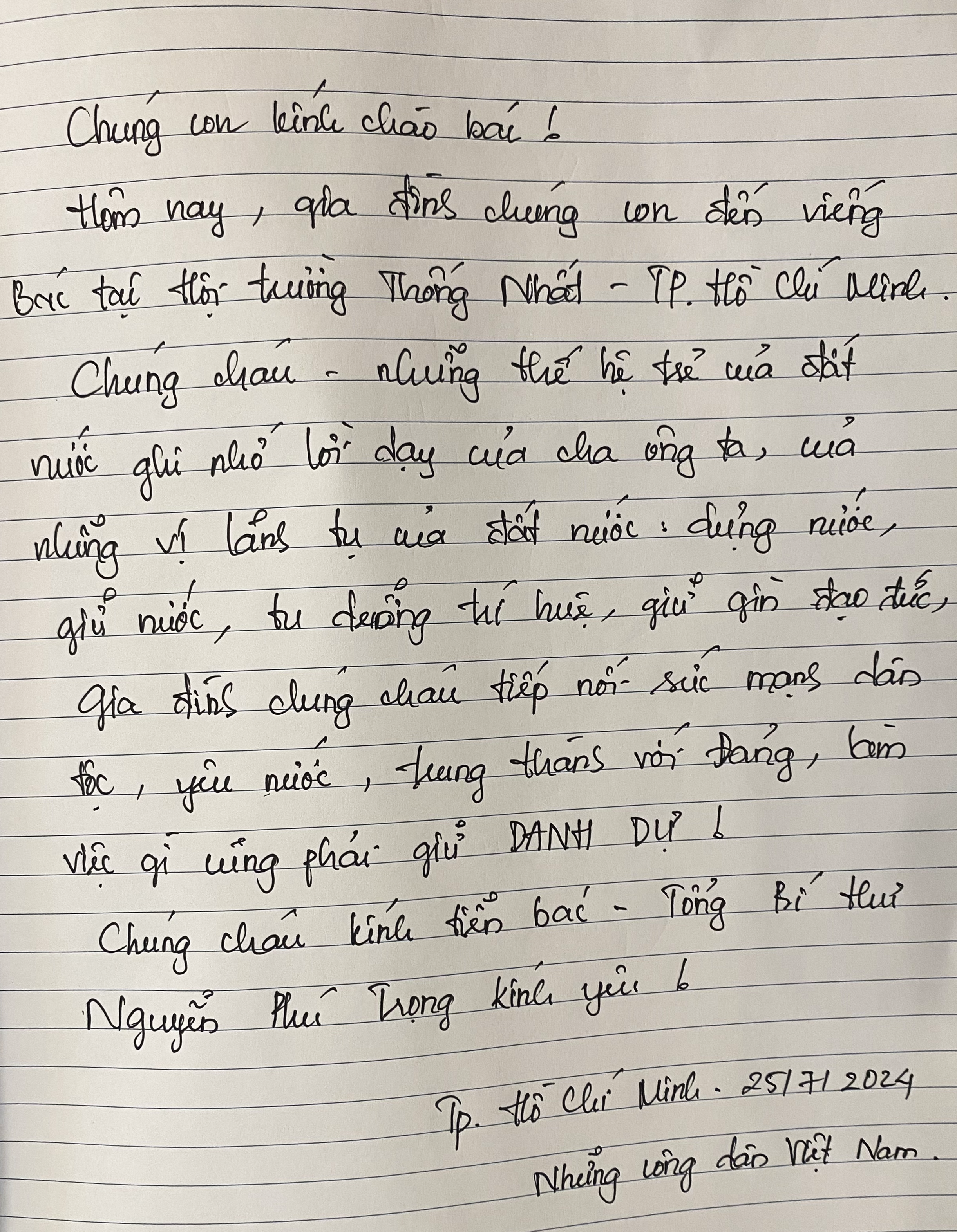 Những hình ảnh xúc động của người dân TP HCM dành cho Tổng Bí thư Nguyễn Phú Trọng- Ảnh 18.
