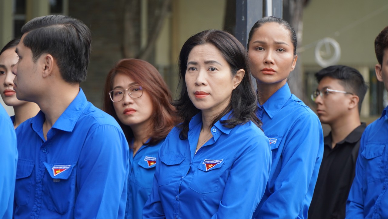 H&igrave;nh ảnh x&uacute;c động trong Lễ viếng Tổng B&iacute; thư Nguyễn Ph&uacute; Trọng tại TP HCM- Ảnh 22.