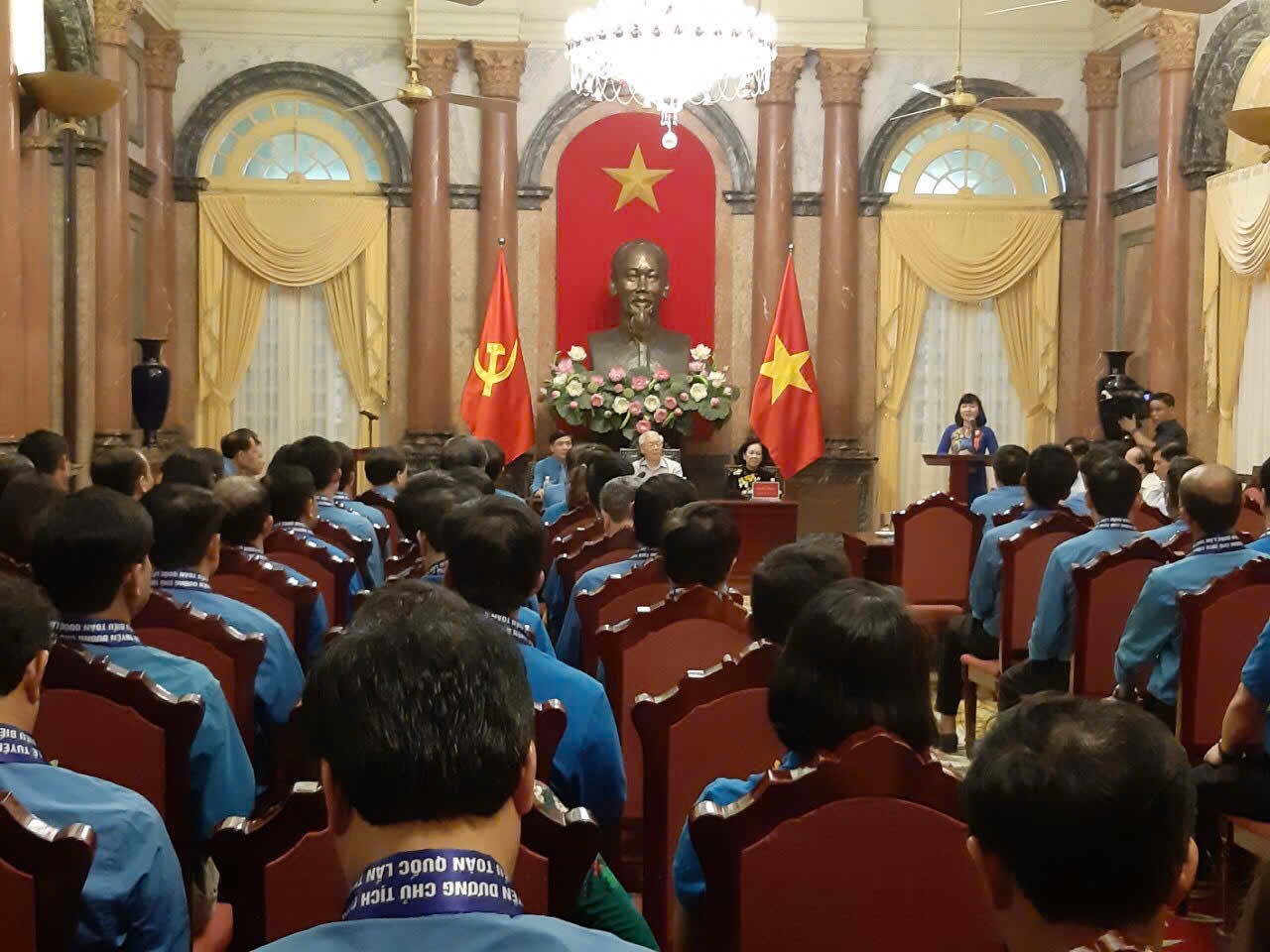 Những kỷ niệm s&acirc;u đậm của c&aacute;n bộ C&ocirc;ng đo&agrave;n khi gặp Tổng B&iacute; thư Nguyễn Ph&uacute; Trọng- Ảnh 1.