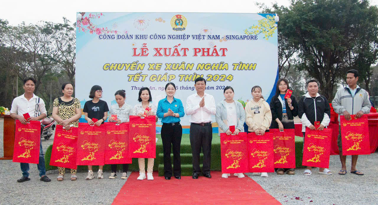 Kỷ niệm 95 năm ng&agrave;y th&agrave;nh lập C&ocirc;ng đo&agrave;n Việt Nam (28.7.1929 - 28.7.2024): Lắng nghe v&agrave; chia sẻ- Ảnh 2.