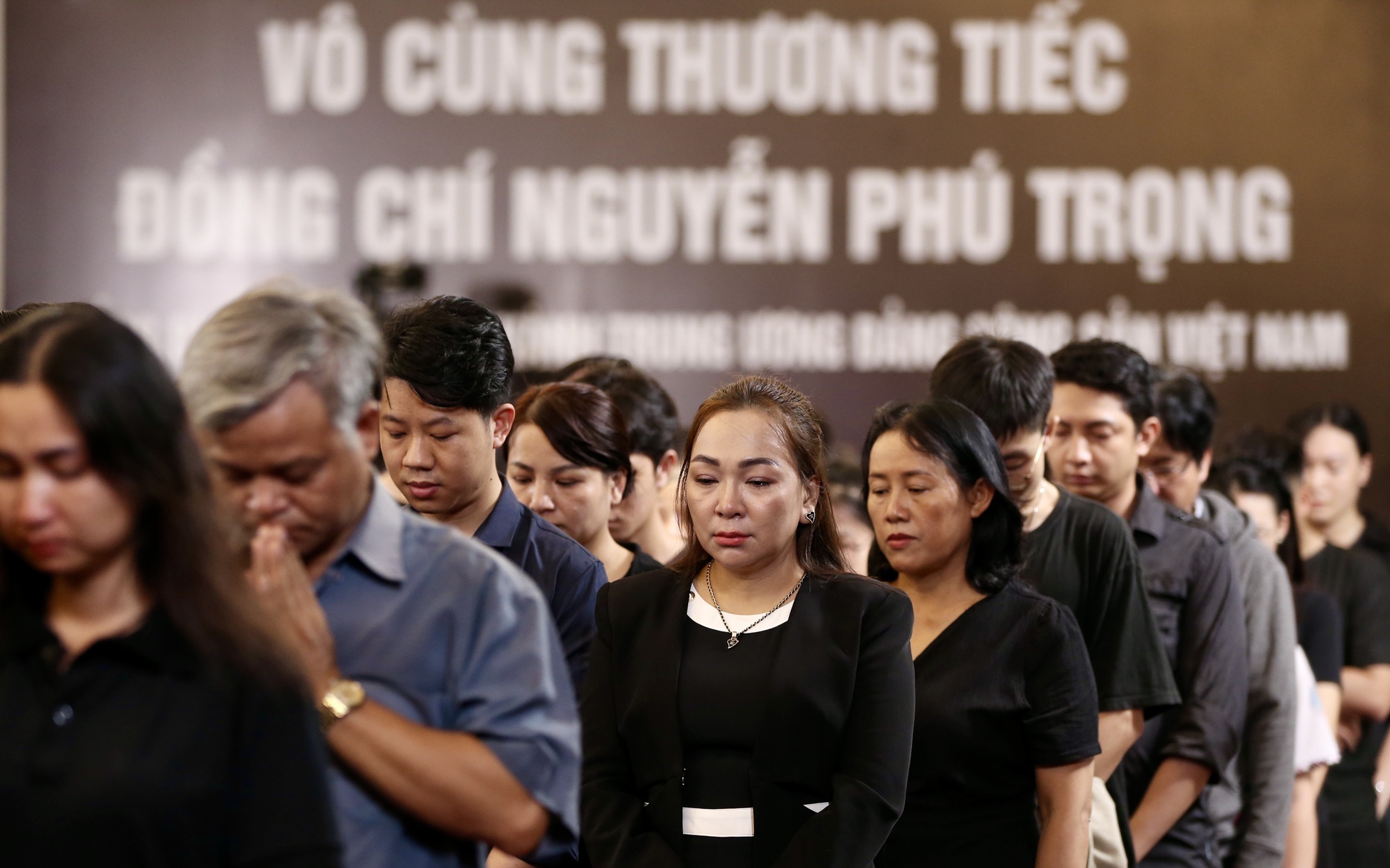 Như tiễn biệt người thân