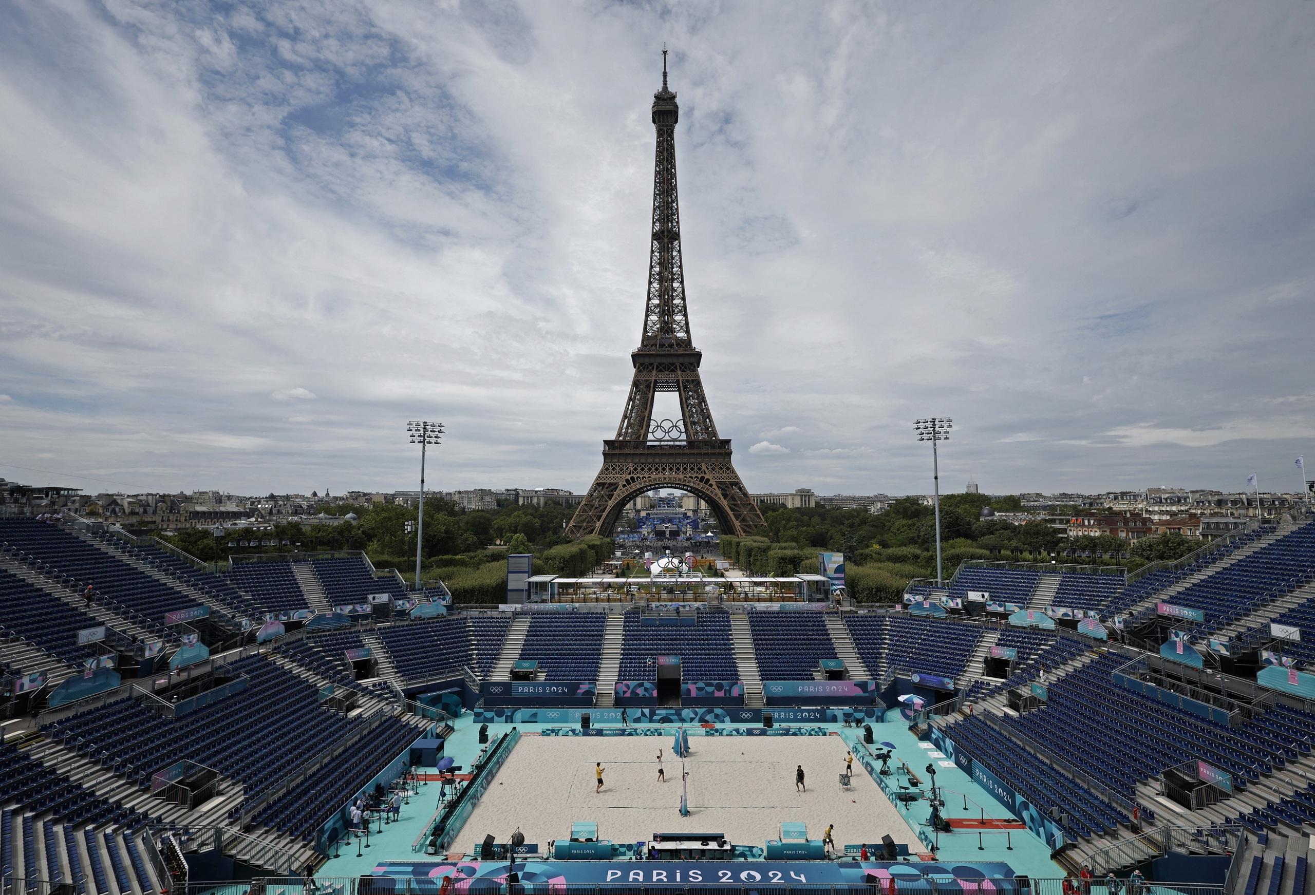 Khai mạc Olympic Paris: Màn diễu hành độc đáo trên sông Seine của 10.500 VĐV- Ảnh 8.