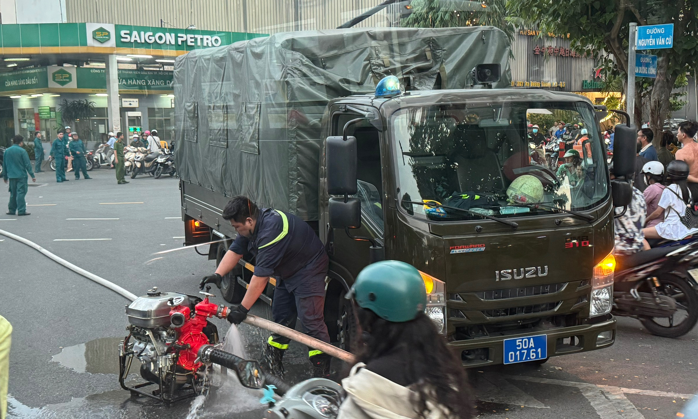 Ch&aacute;y nh&agrave; h&agrave;ng ở quận 5 - TP HCM- Ảnh 1.