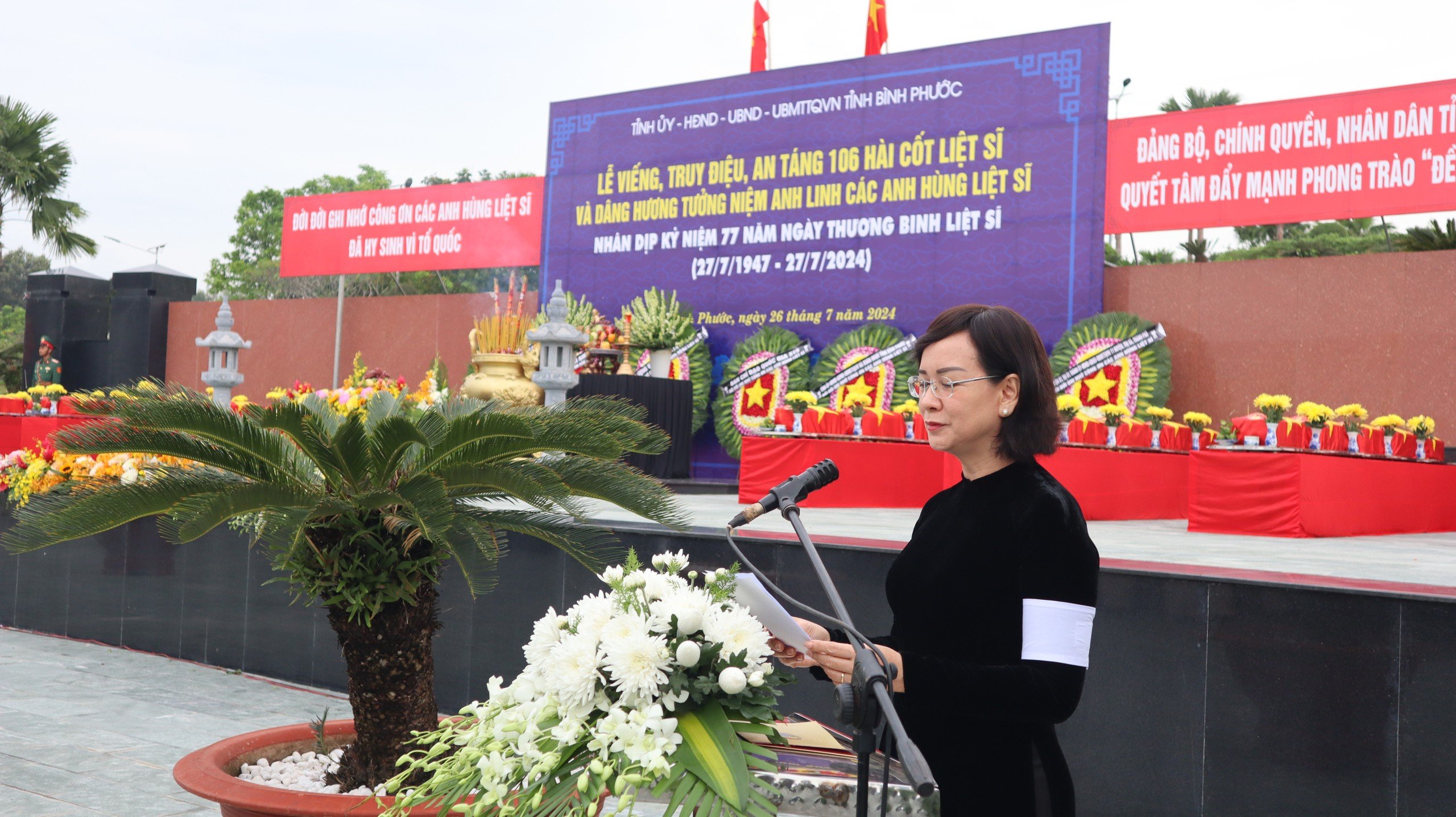 Xúc động lễ truy điệu, an táng 106 hài cốt liệt sĩ ở tỉnh Bình Phước- Ảnh 2.