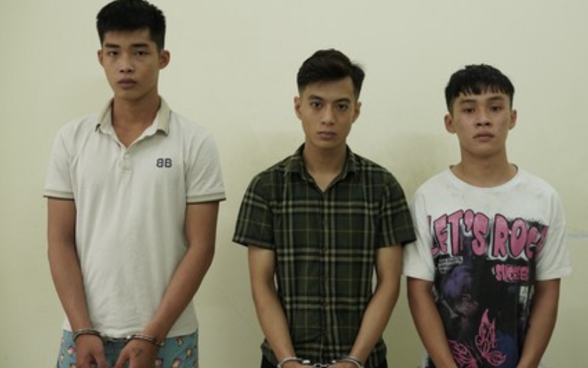 Đặc nhiệm hình sự TP HCM bắt 3 đối tượng cướp giật trước quán ăn
