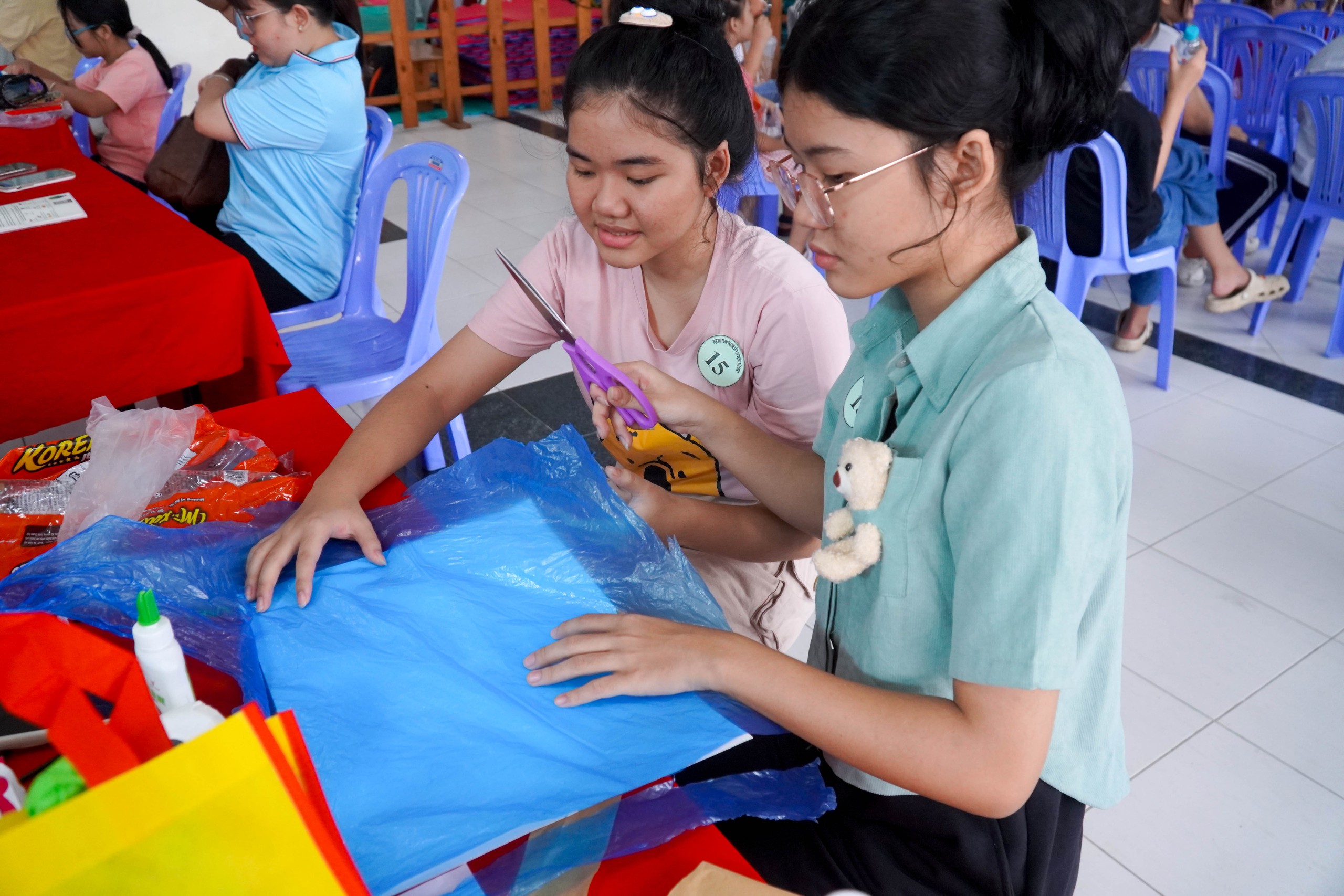 Học sinh đổi r&aacute;c lấy dụng cụ học tập, bỏ ống heo g&acirc;y quỹ - Ảnh 6.