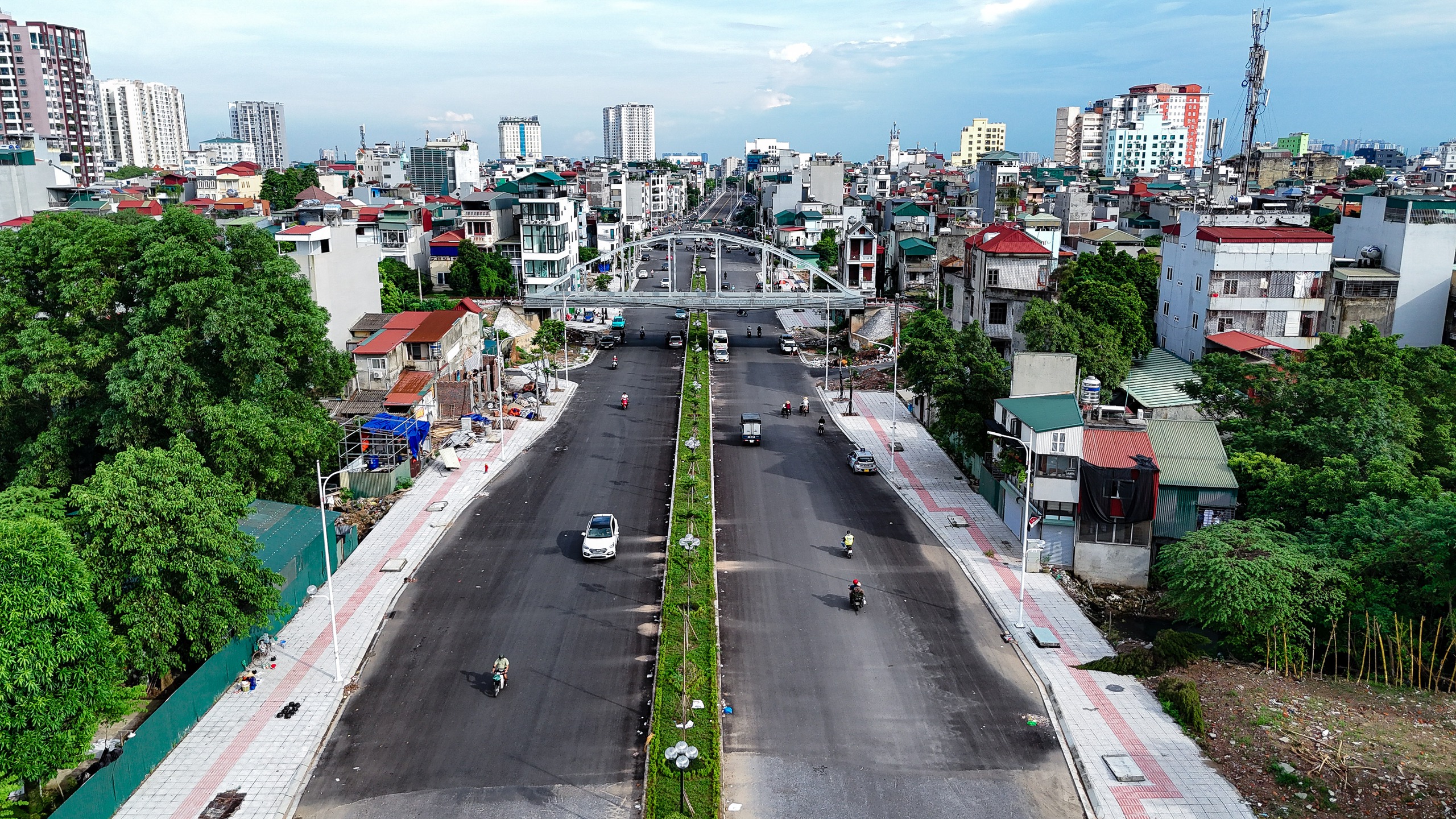 VIDEO: Cận cảnh đoạn đường 1,5 km đầu tư hơn 1.200 tỉ đồng l&agrave;m m&atilde;i kh&ocirc;ng xong- Ảnh 10.