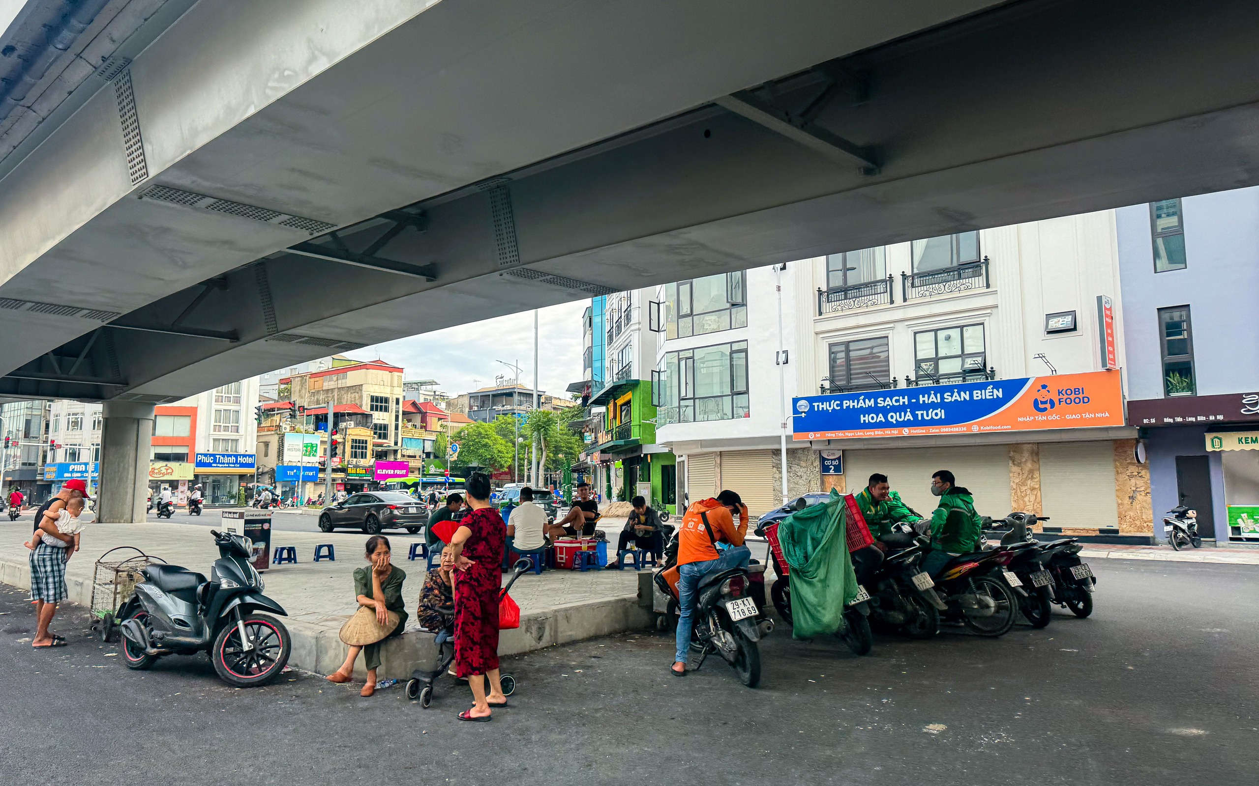 VIDEO: Cận cảnh đoạn đường 1,5 km đầu tư hơn 1.200 tỉ đồng l&agrave;m m&atilde;i kh&ocirc;ng xong- Ảnh 9.