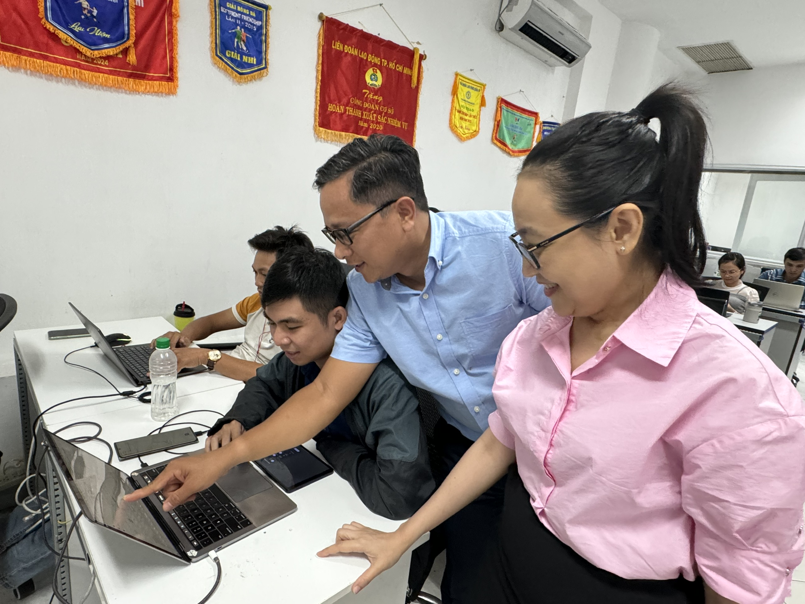 S&aacute;ng tạo kh&ocirc;ng ngừng- Ảnh 1.