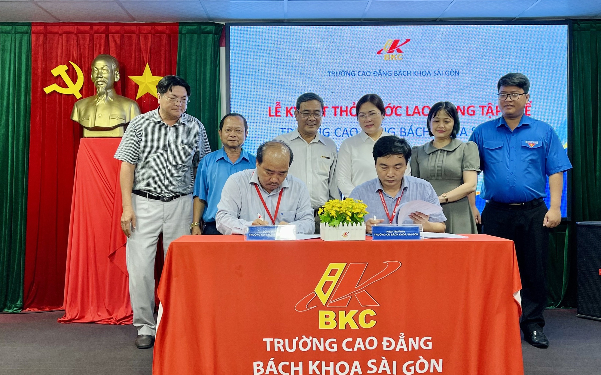 Tích cực gia nhập tổ chức Công đoàn