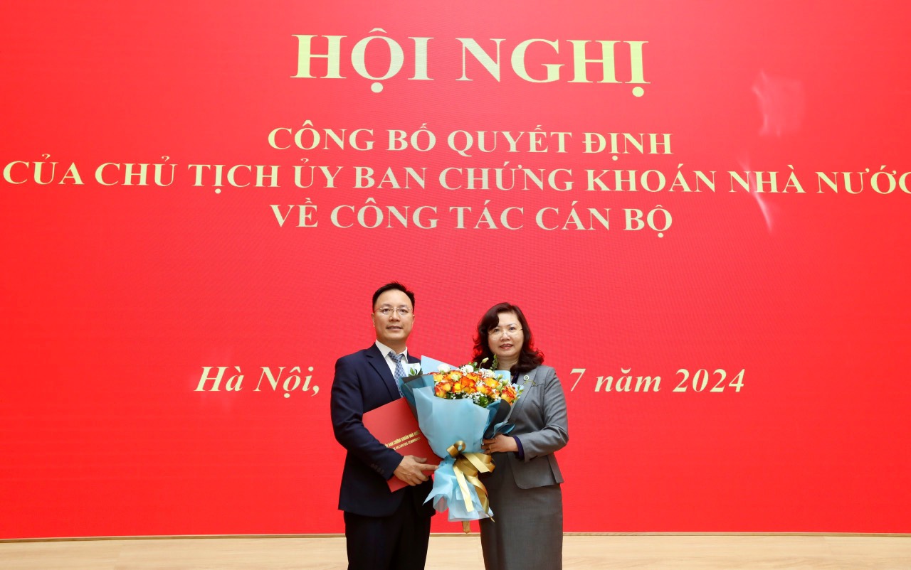 Ủy ban Chứng kho&aacute;n Nh&agrave; nước bổ nhiệm loạt l&atilde;nh đạo mới- Ảnh 2.