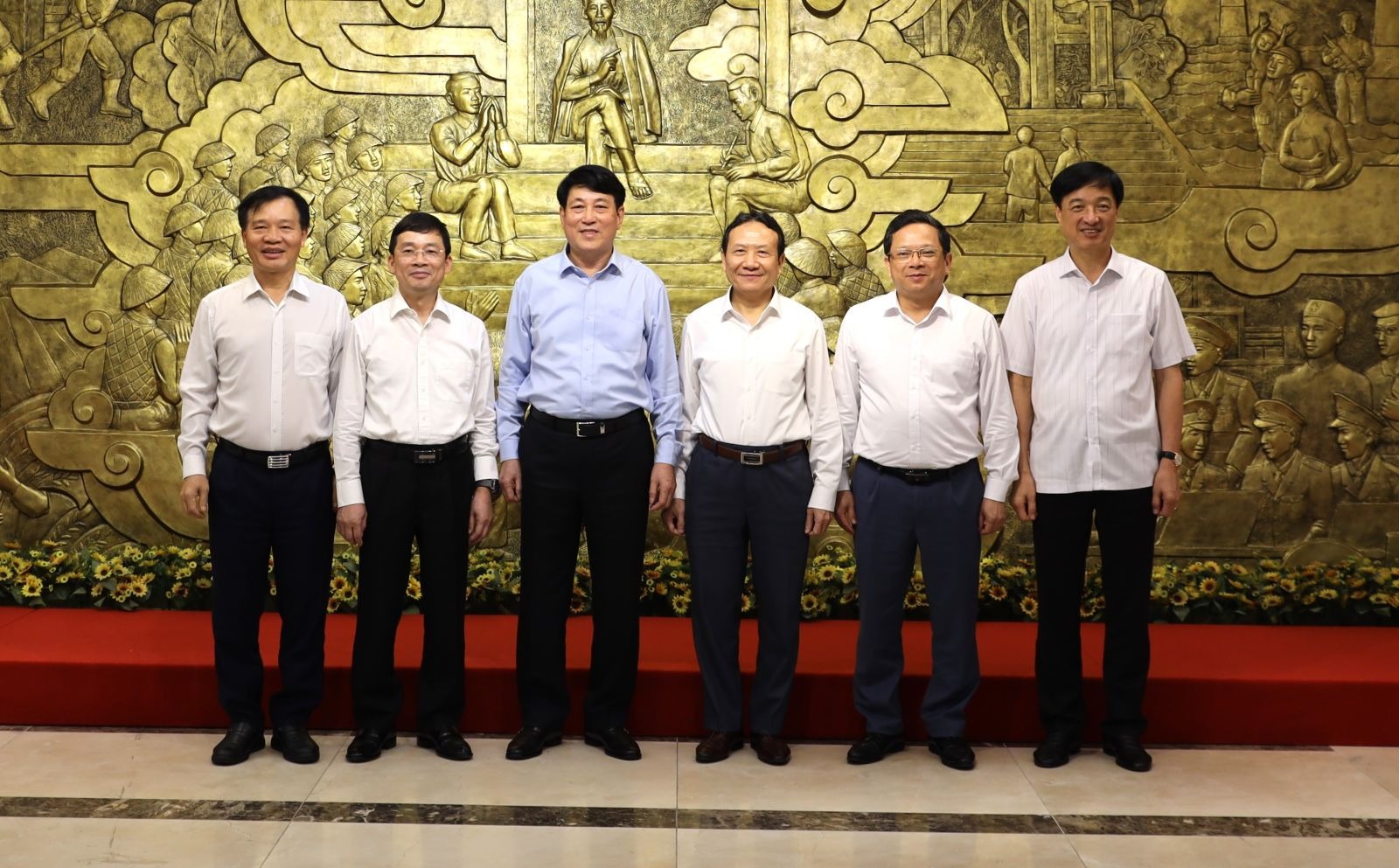 Thường trực Ban B&iacute; thư Lương Cường l&agrave;m việc với Ban Kinh tế Trung ương- Ảnh 1.