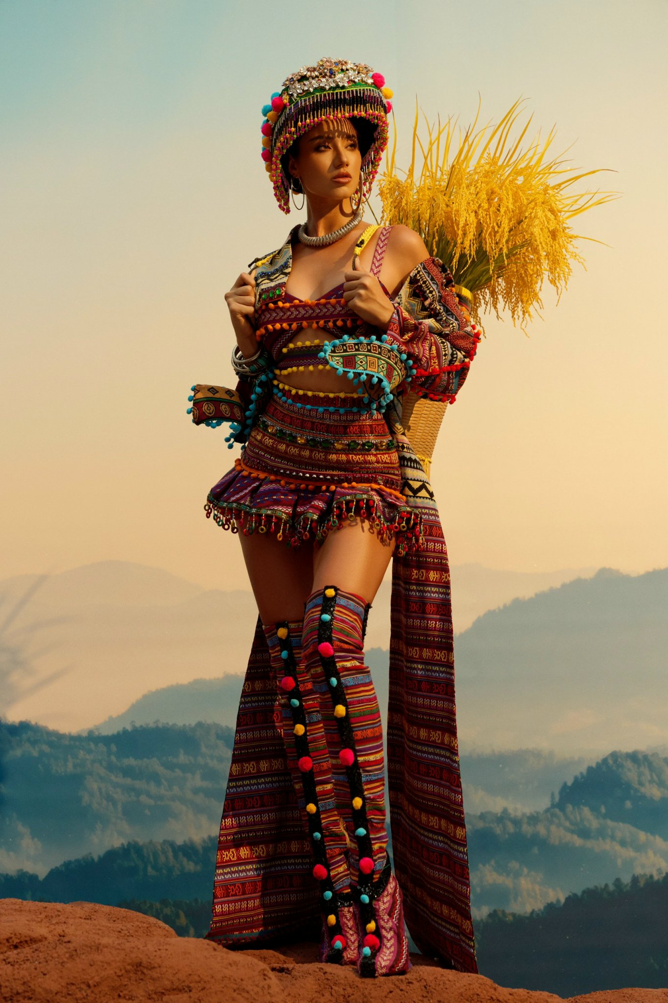 Ấn tượng trang phục d&acirc;n tộc của người đẹp Việt tại "Miss Supranational 2024"- Ảnh 1.