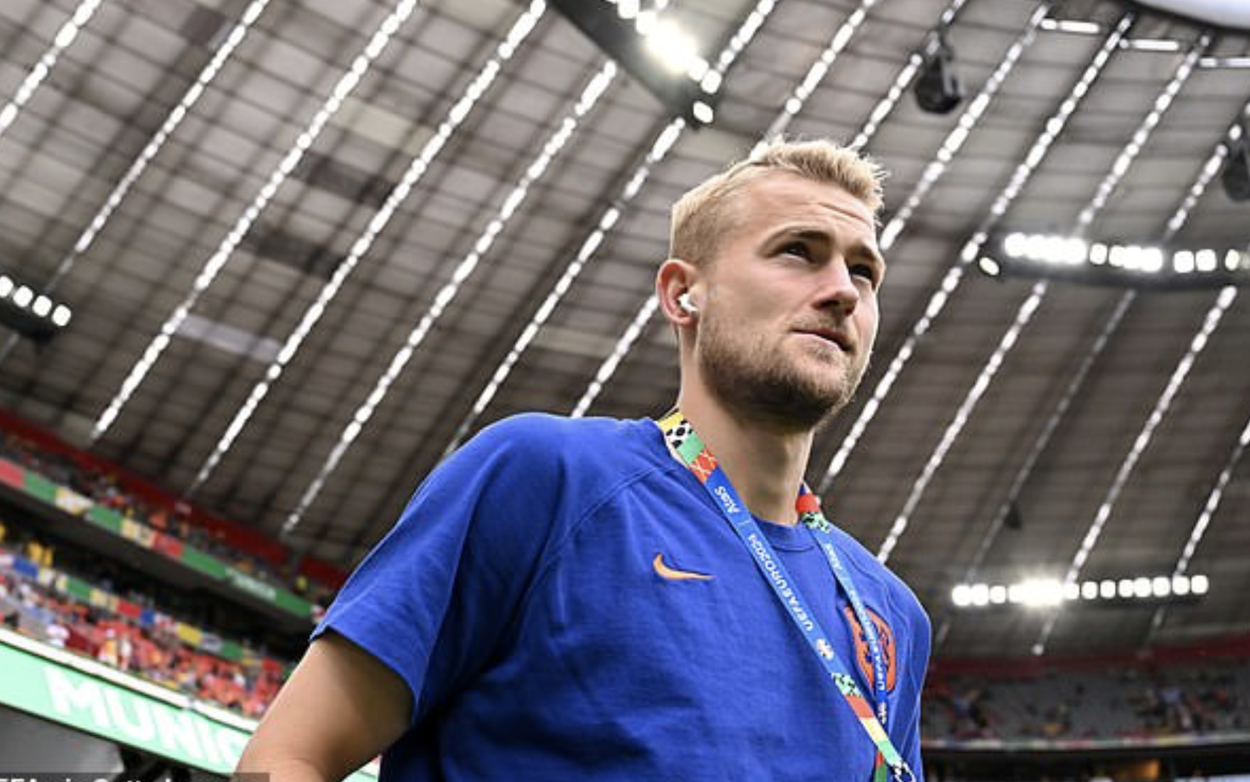 De Ligt đồng ý gia nhập Man United, chờ quyết định từ Bayern Munich
