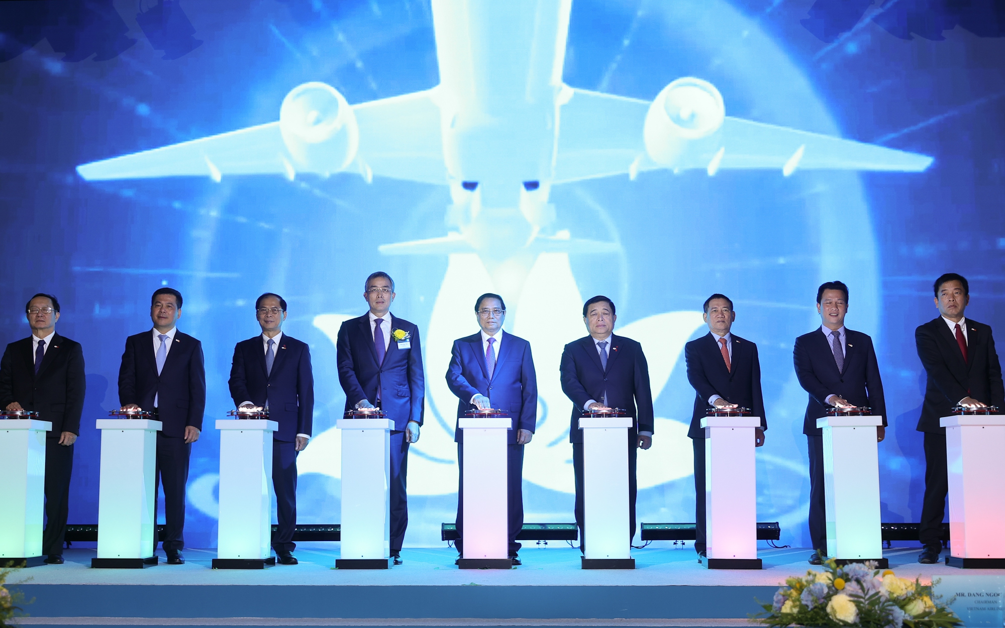 Thủ tướng: Vietnam Airlines cần ph&aacute;t huy hơn nữa vai tr&ograve; cầu nối Việt Nam - H&agrave;n Quốc