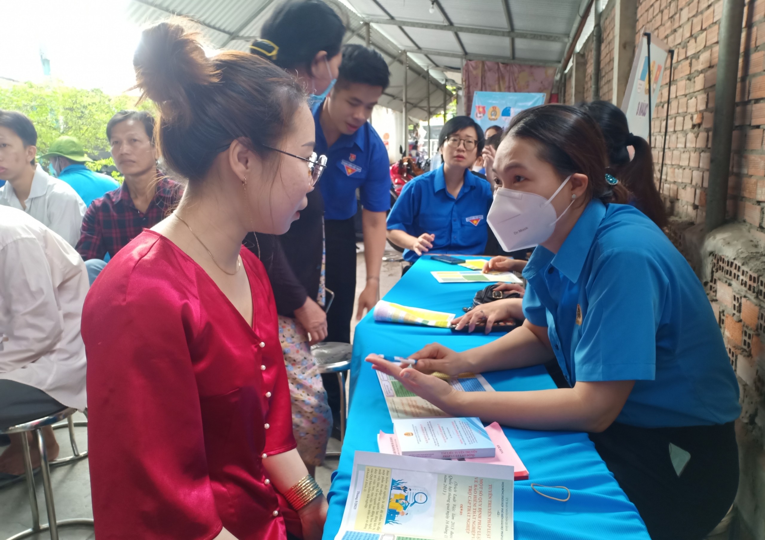 Cần chinh sách hỗ trợ cho người lao động tham gia BHXH sau ngày 1-7-2025 - Ảnh 2.