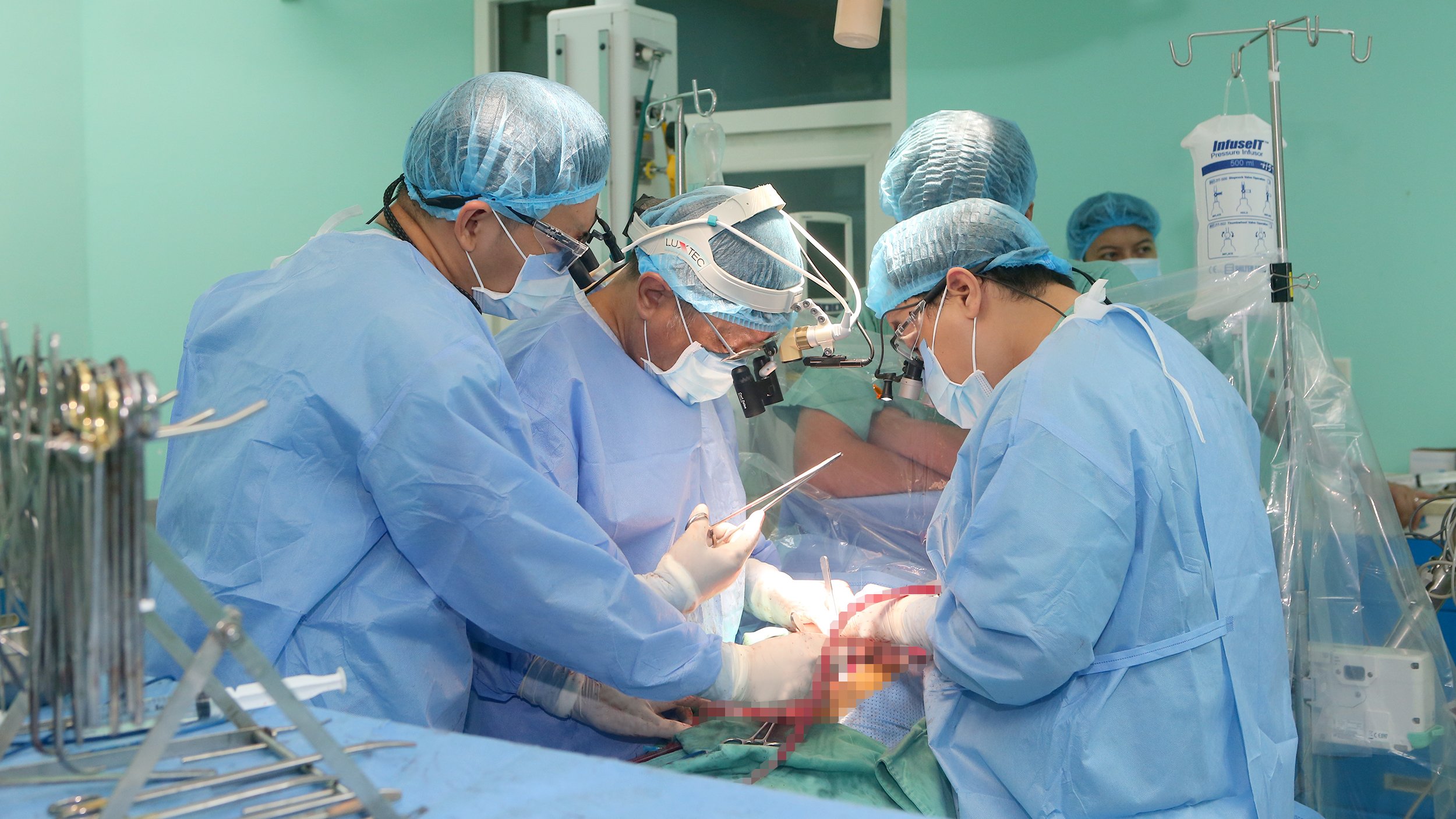 Nữ bệnh nh&acirc;n 65 tuổi hiến tim cứu sống người đ&agrave;n &ocirc;ng ở Quảng Nam- Ảnh 2.