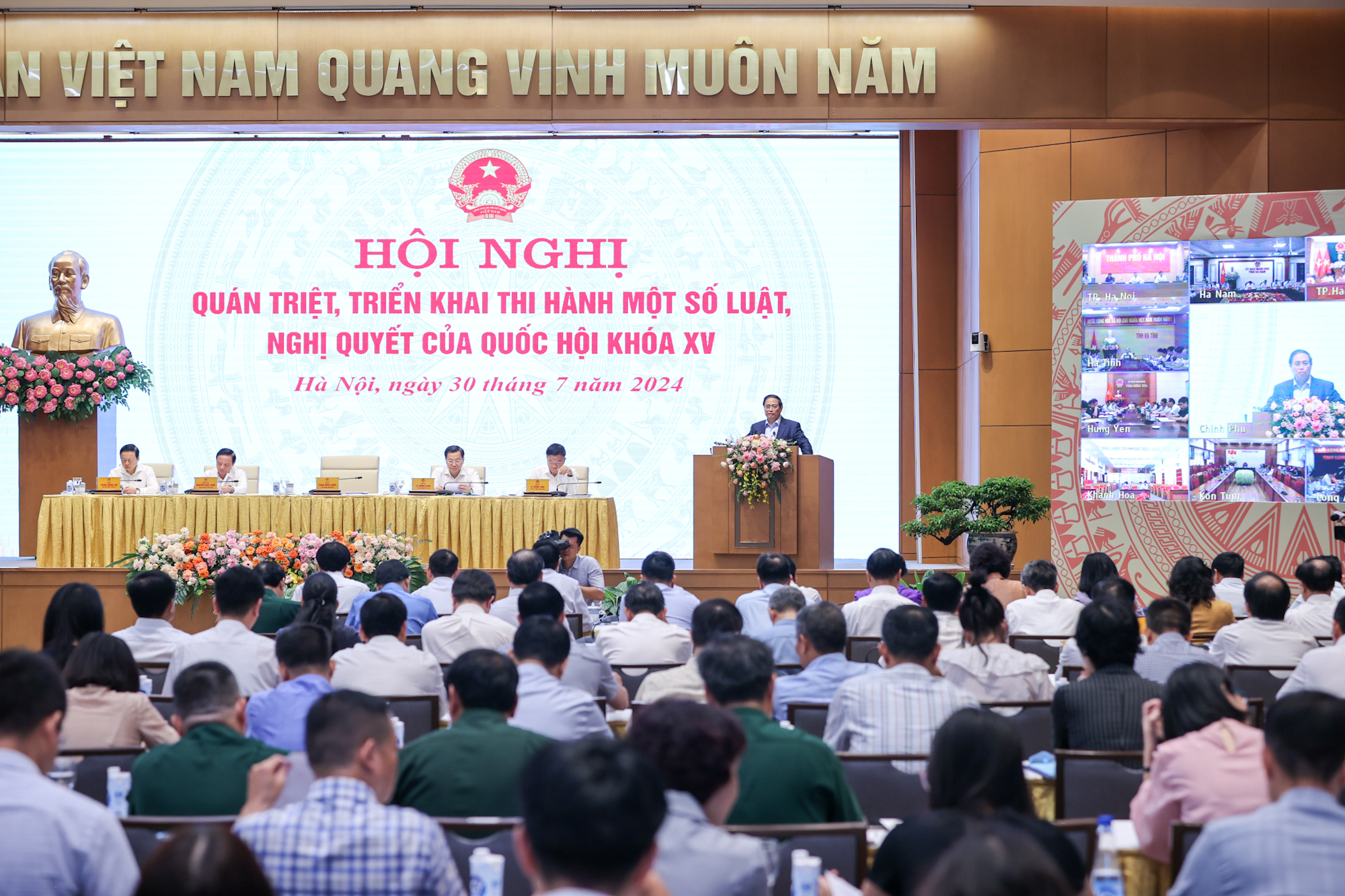 Thủ tướng: X&acirc;y dựng v&agrave; ho&agrave;n thiện thể chế l&agrave; đột ph&aacute; chiến lược- Ảnh 1.