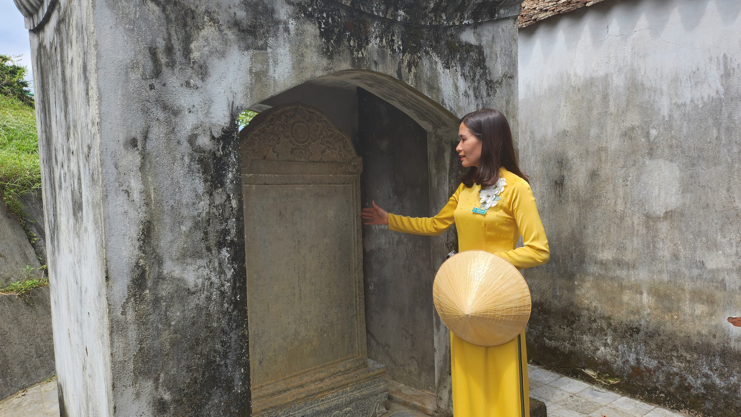 Tảng đá hình đầu người và câu chuyện nghĩa phu thê đẫm nước mắt- Ảnh 5.