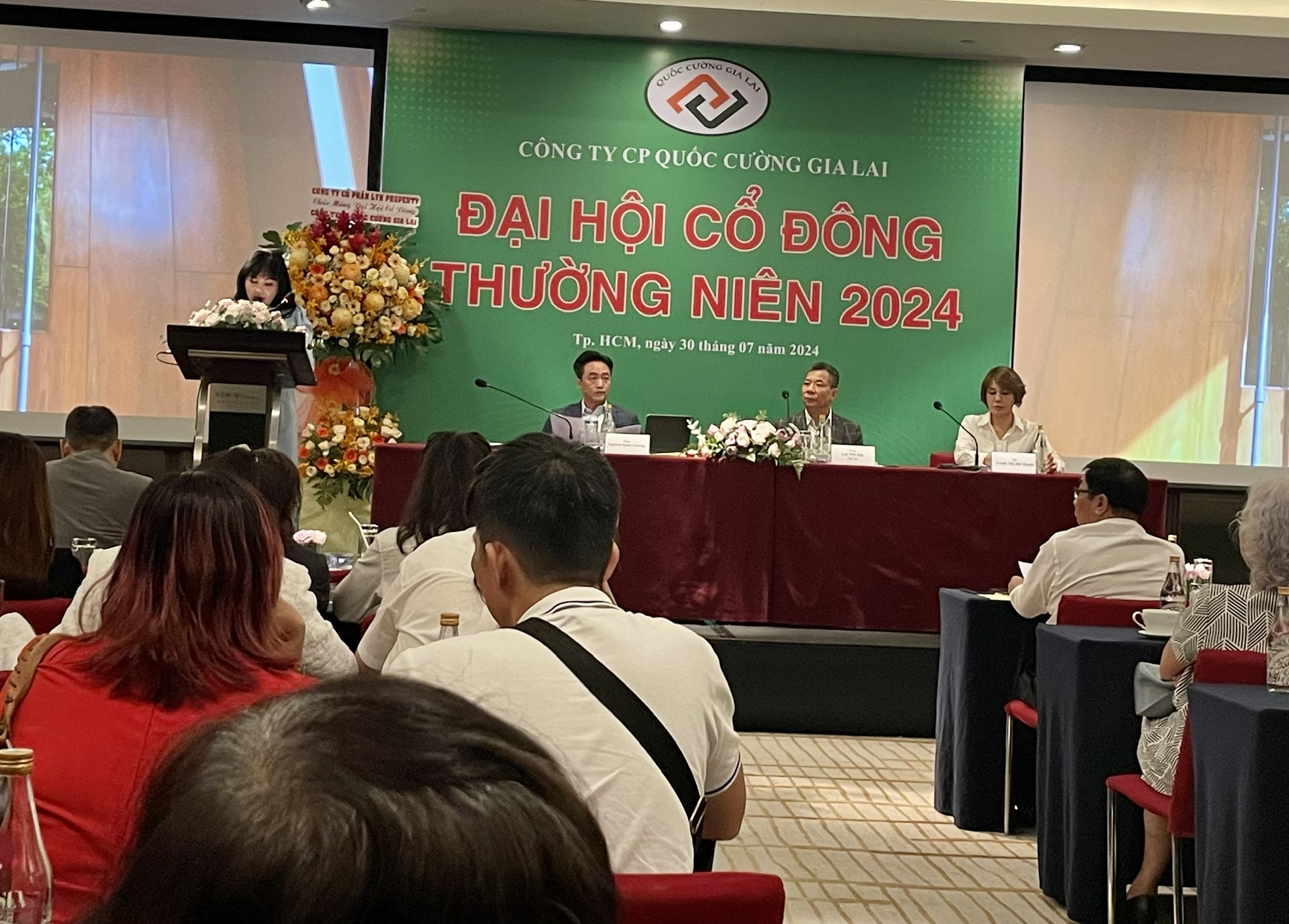 &Ocirc;ng Nguyễn Quốc Cường gặp mặt cổ đ&ocirc;ng sau khi b&agrave; Như Loan bị khởi tố- Ảnh 1.
