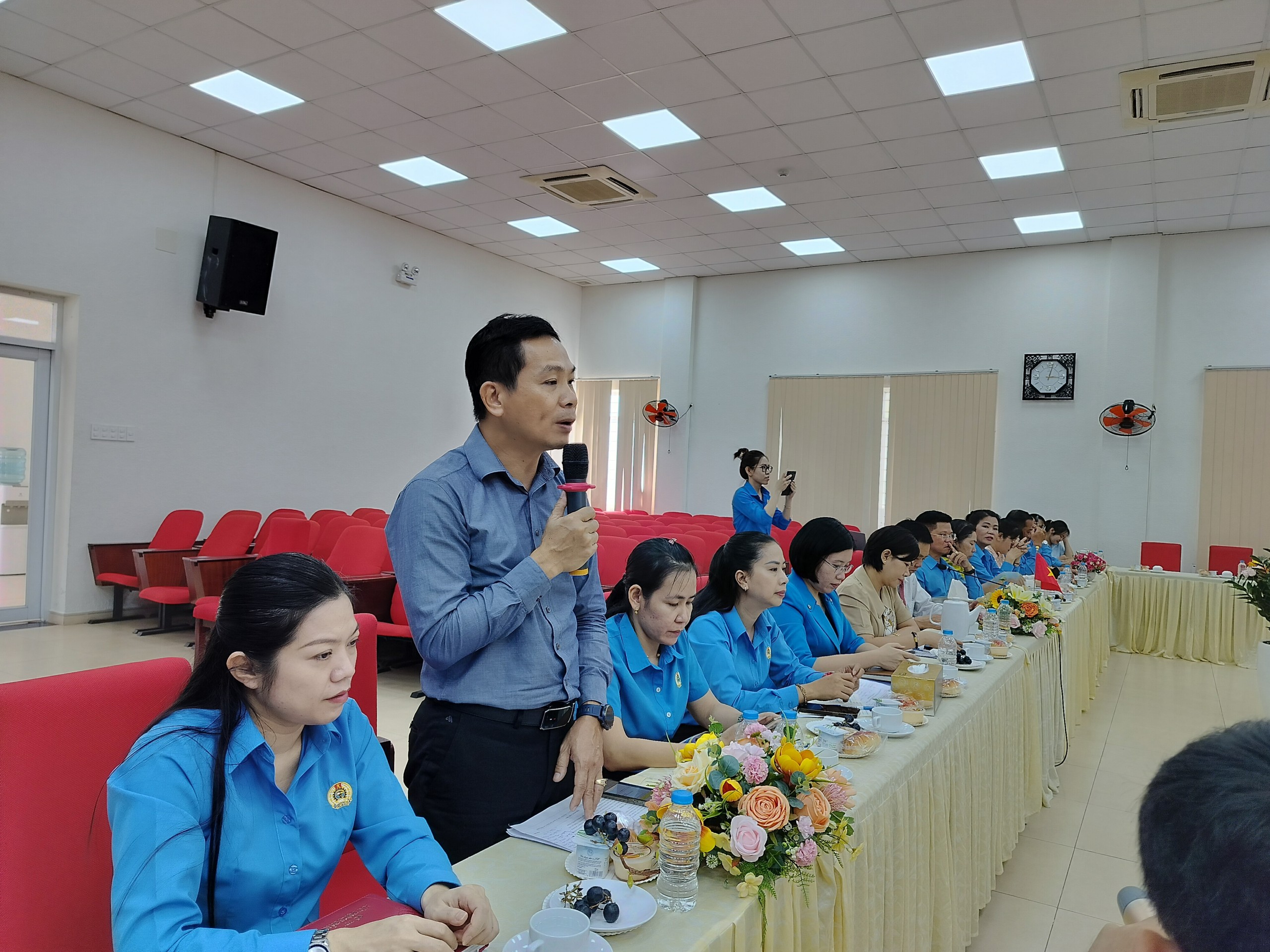 C&ocirc;ng đo&agrave;n Việt Nam - Campuchia chia sẻ kinh nghiệm hoạt động- Ảnh 5.