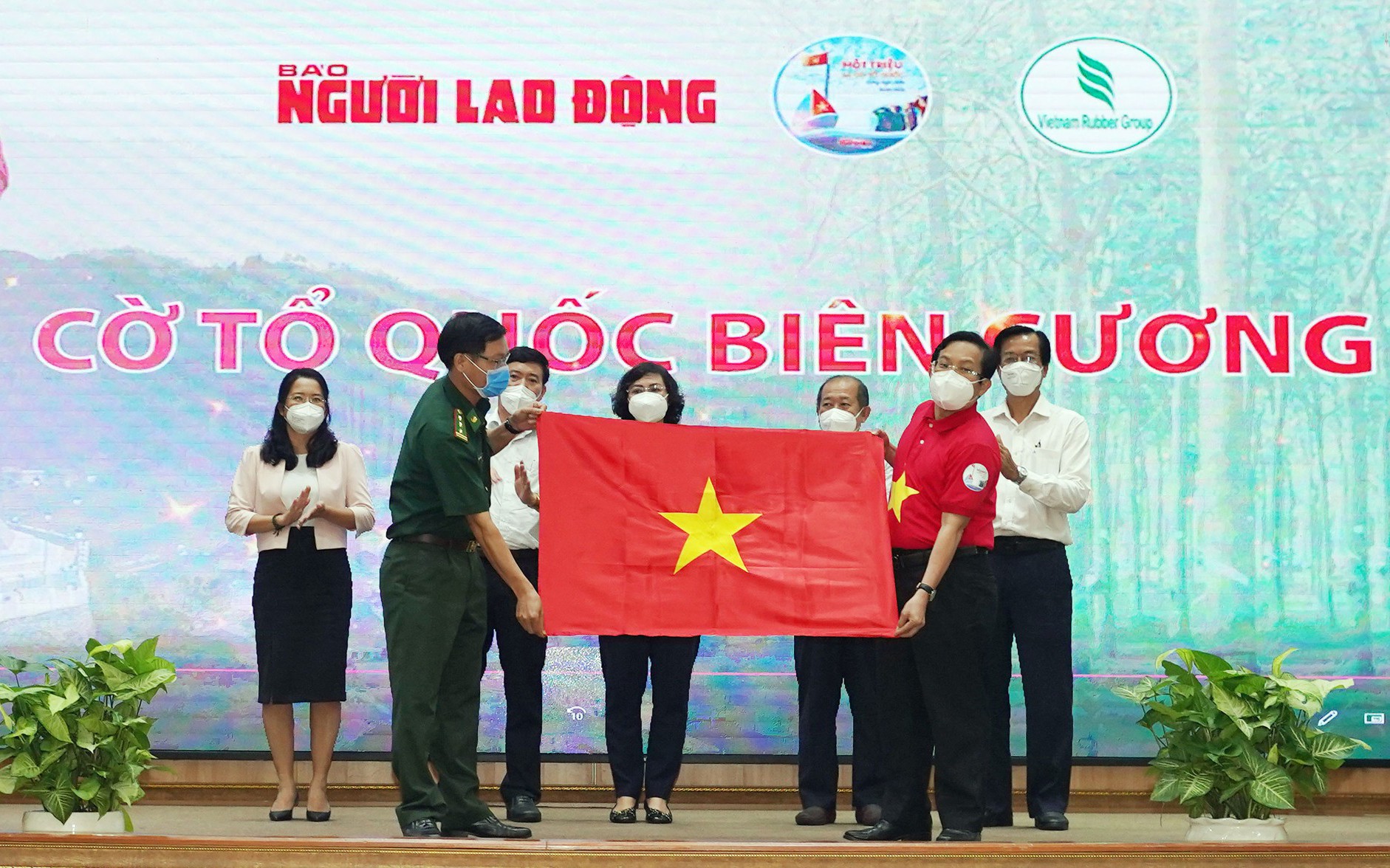 &ldquo;Theo dấu ch&acirc;n cuộc Tổng tiến c&ocirc;ng v&agrave; nổi dậy m&ugrave;a Xu&acirc;n 1975&rdquo;: Về với bi&ecirc;n cương Tổ quốc- Ảnh 5.