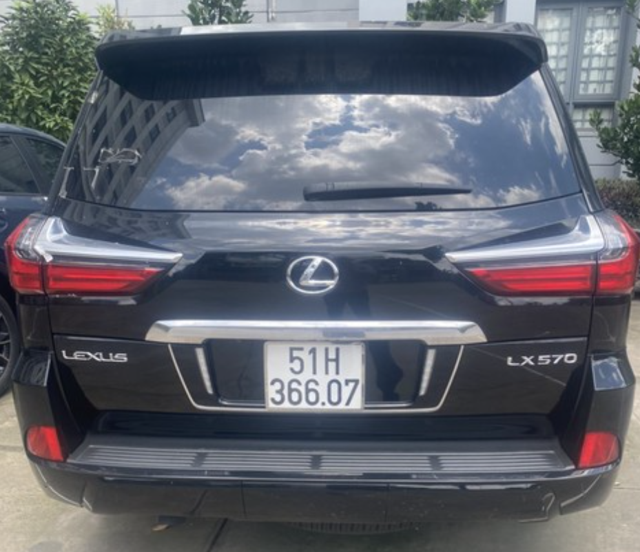 TP HCM: C&ocirc;ng an t&igrave;m chủ nh&acirc;n xe sang Lexus LX570- Ảnh 1.