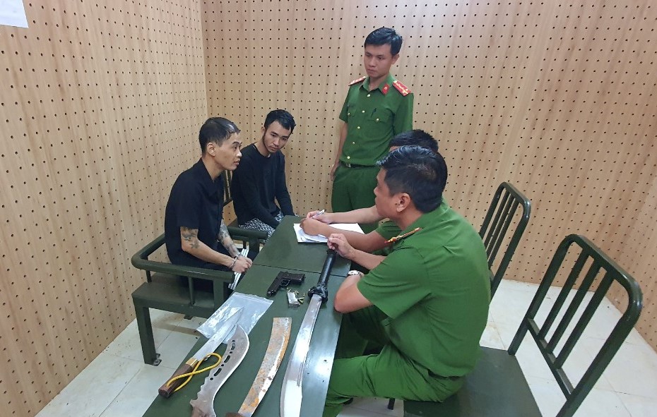 Nổ s&uacute;ng trước nh&agrave; đối thủ để giải quyết m&acirc;u thuẫn tr&ecirc;n Facebook- Ảnh 1.