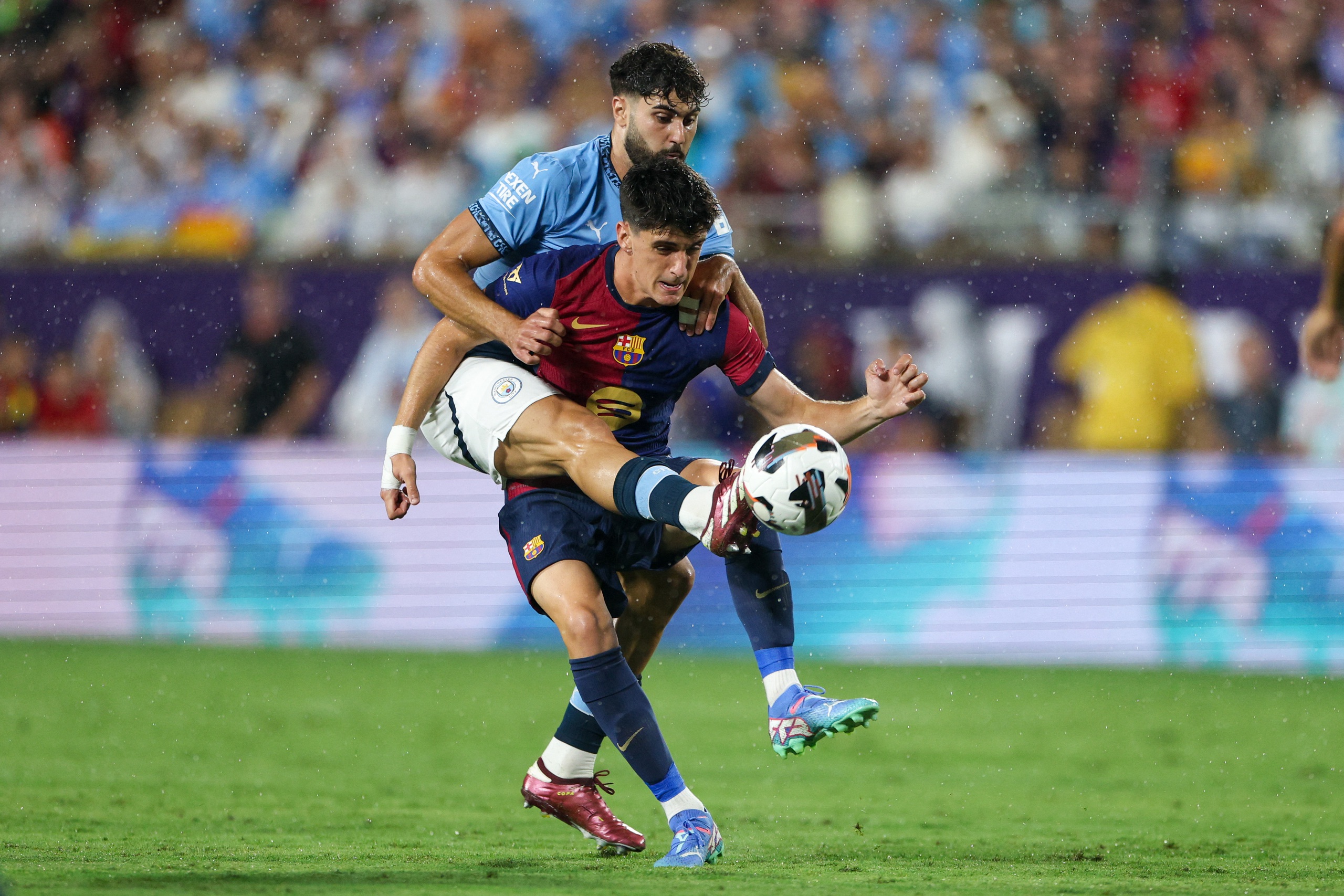 Pau Victor ghi b&agrave;n mở tỉ số cho Barcelona