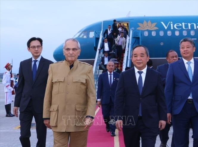 Tổng thống Timor-Leste đến H&agrave; Nội, bắt đầu thăm cấp Nh&agrave; nước tới Việt Nam- Ảnh 1.