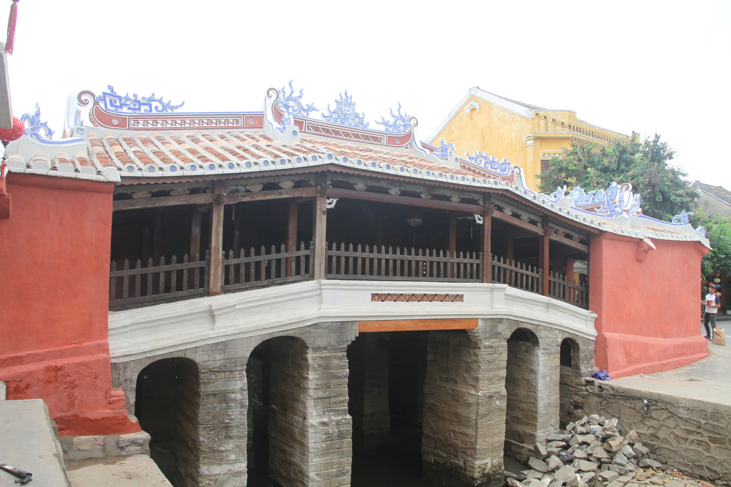 Hội An giải th&iacute;ch l&yacute; do kh&ocirc;ng "l&agrave;m giả cổ" khi tr&ugrave;ng tu Ch&ugrave;a Cầu- Ảnh 2.