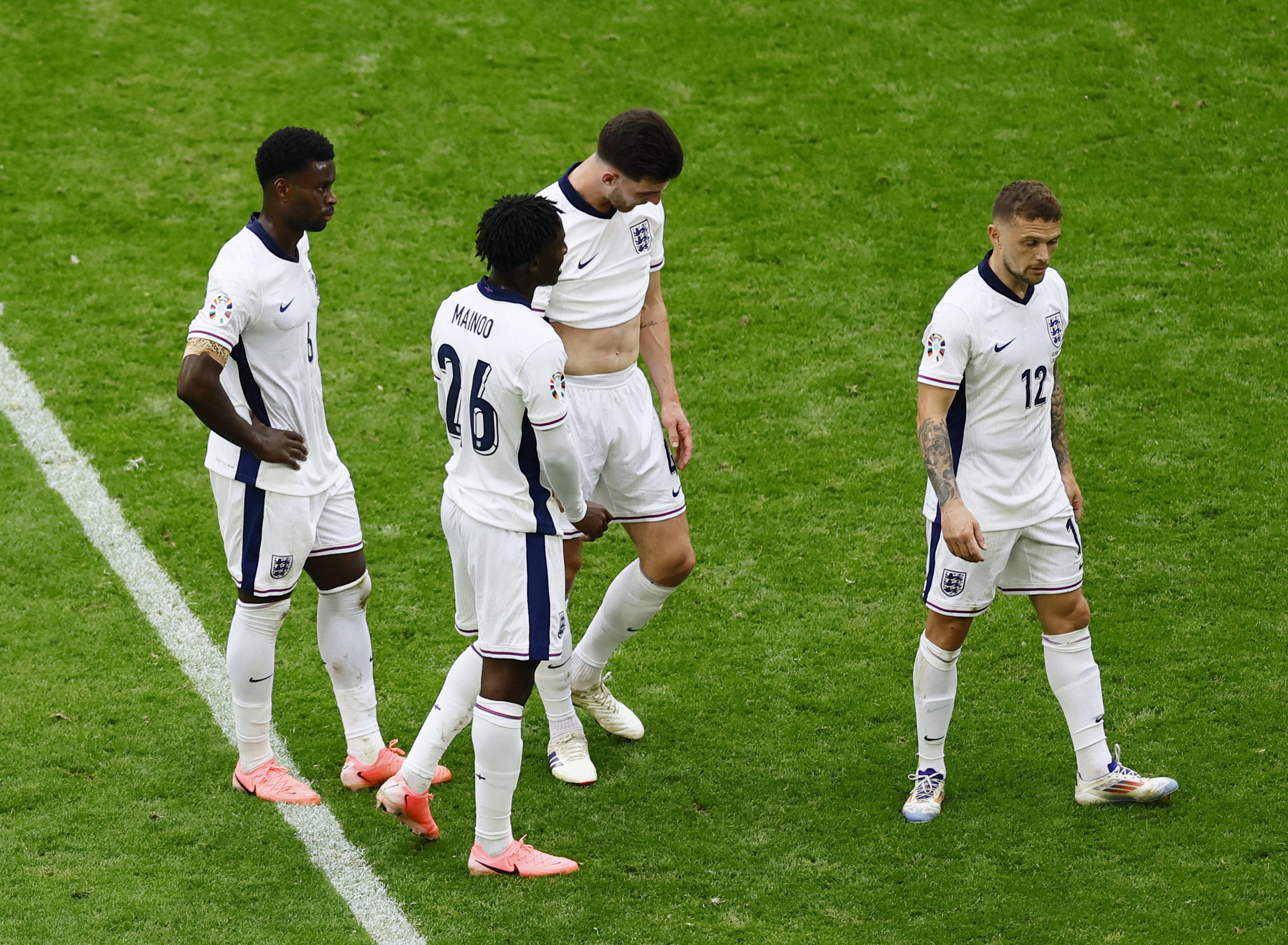 Euro 2024: Bellingham, Ronaldo, Mbappe với án treo giò "lơ lửng trên đầu"- Ảnh 3.