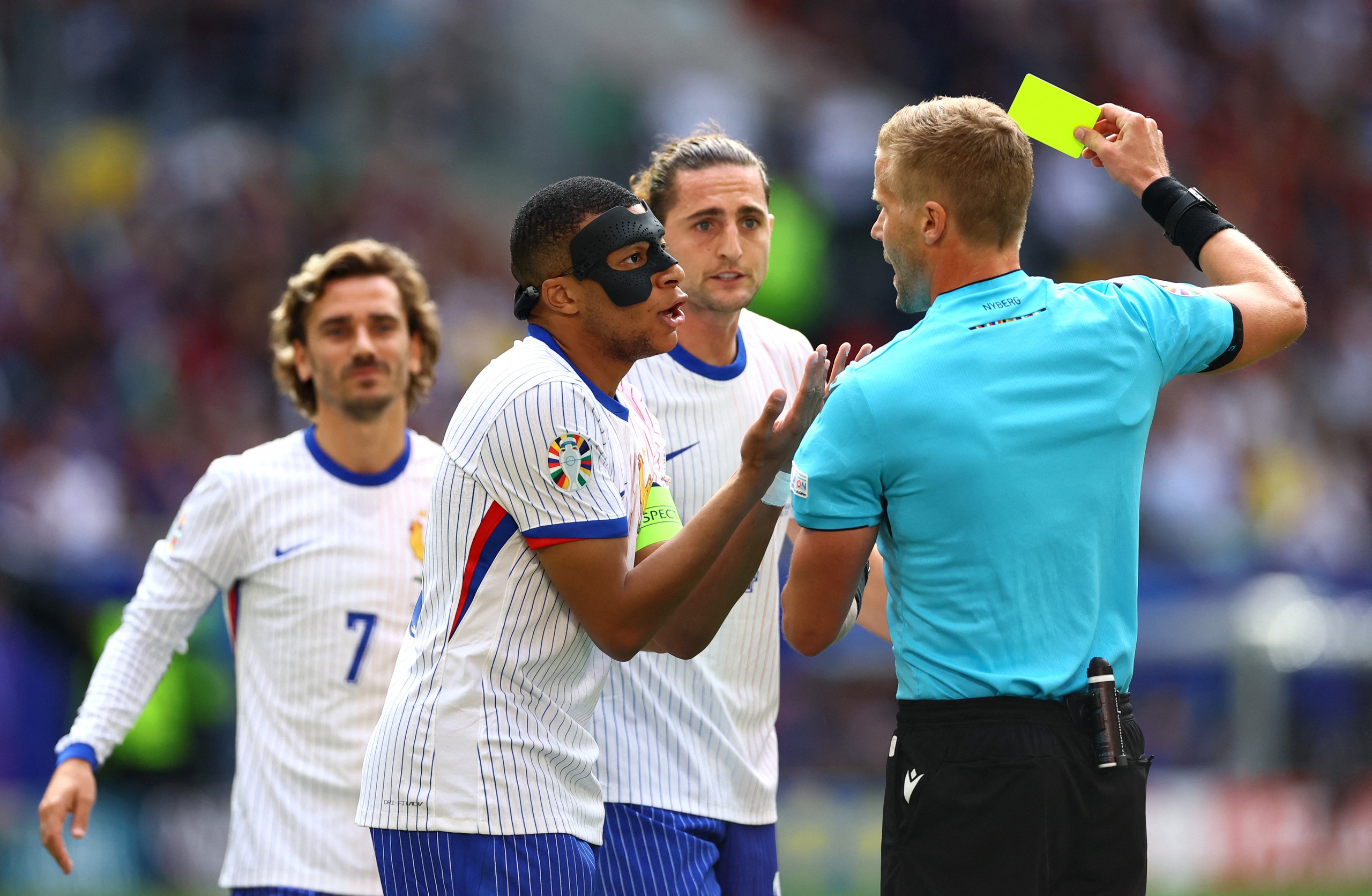 Euro 2024: Bellingham, Ronaldo, Mbappe với án treo giò "lơ lửng trên đầu"- Ảnh 4.