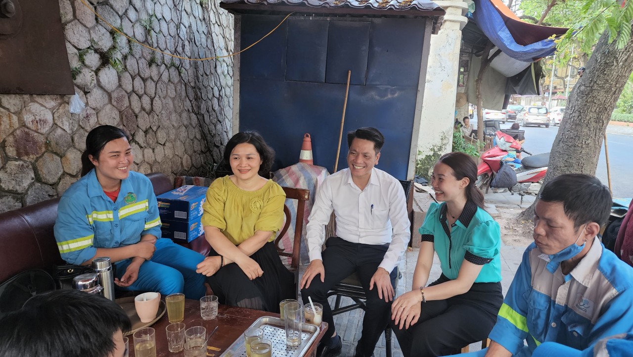N&Acirc;NG BƯỚC NGƯỜI LAO ĐỘNG: L&agrave;m những điều tốt nhất cho c&ocirc;ng nh&acirc;n- Ảnh 1.